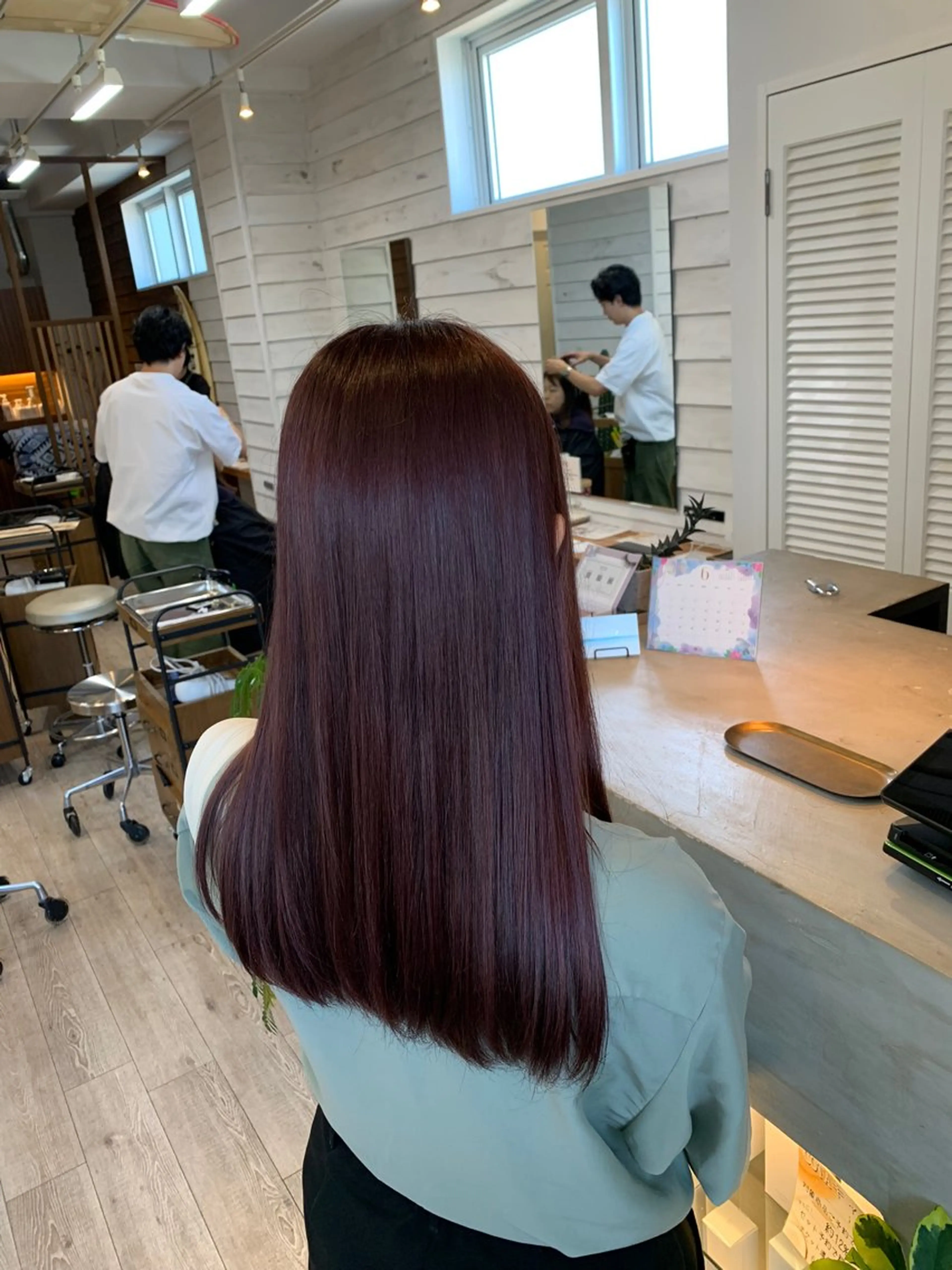 ロング ピンクブラウン 渡邉 真夕のヘアスタイル