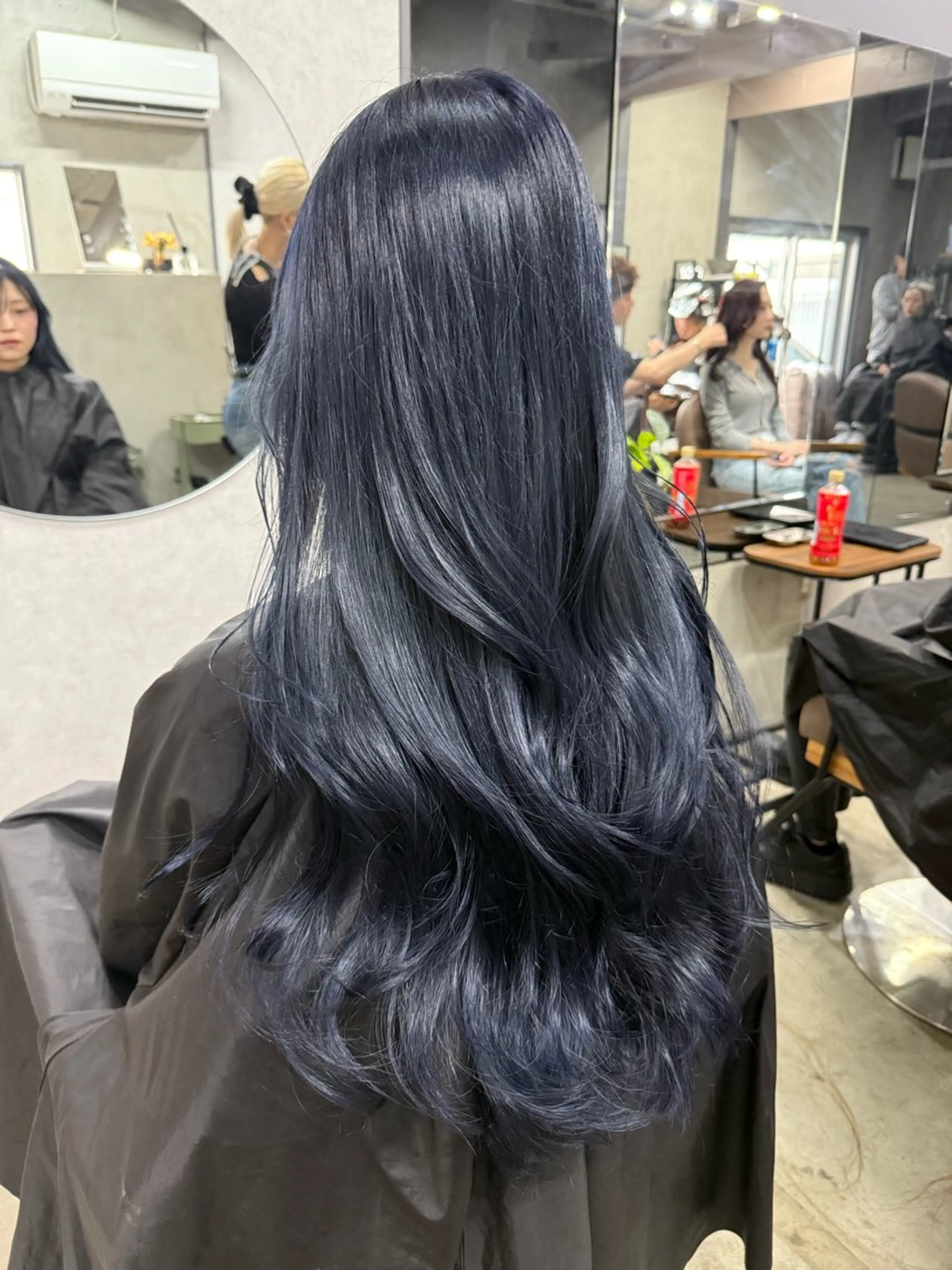 ロング カラー ブルーカラー ネイビーカラー レイヤーカット AIRI layer cut hairのヘアスタイル