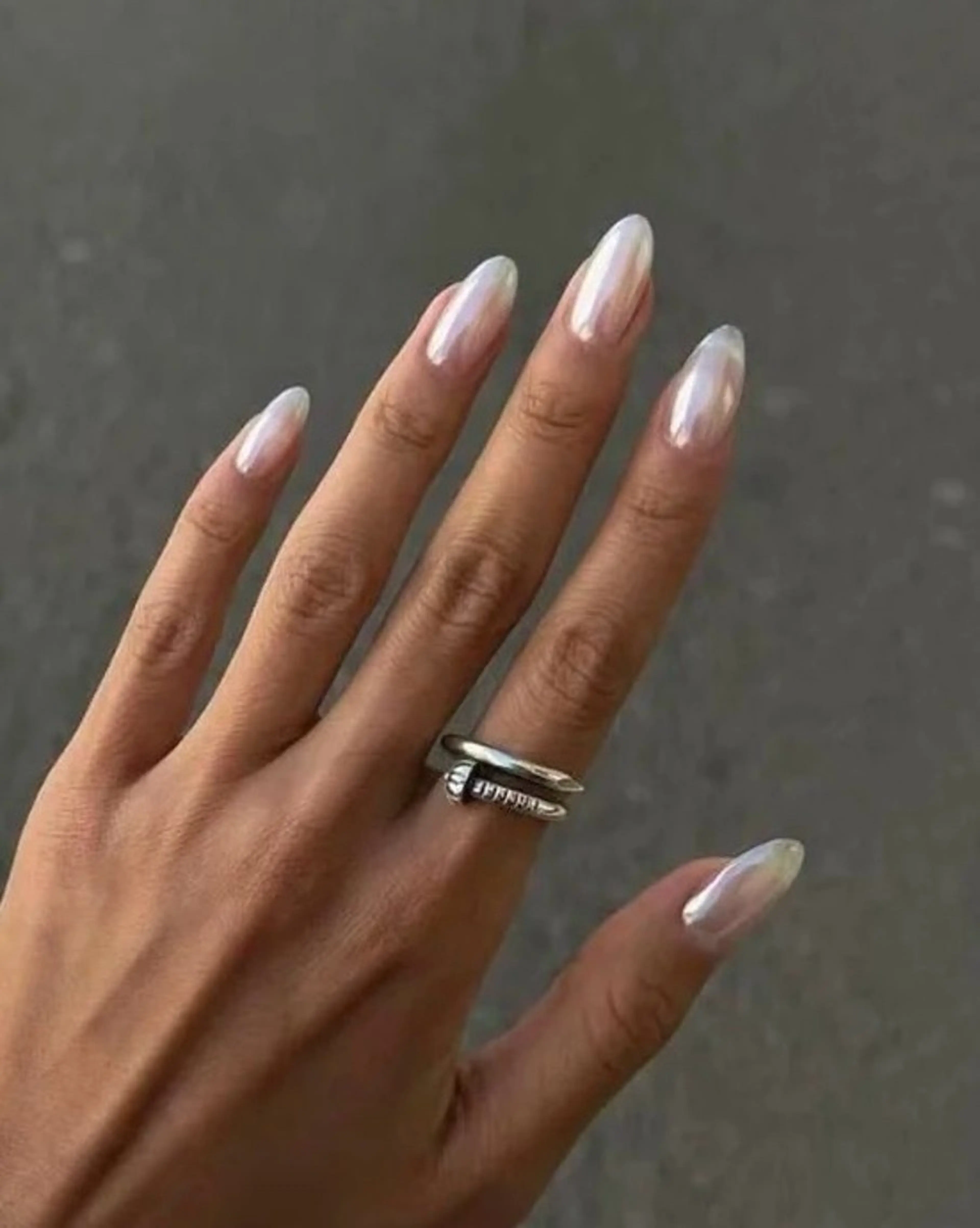 ネイル 高木 維麗絲のネイルデザイン