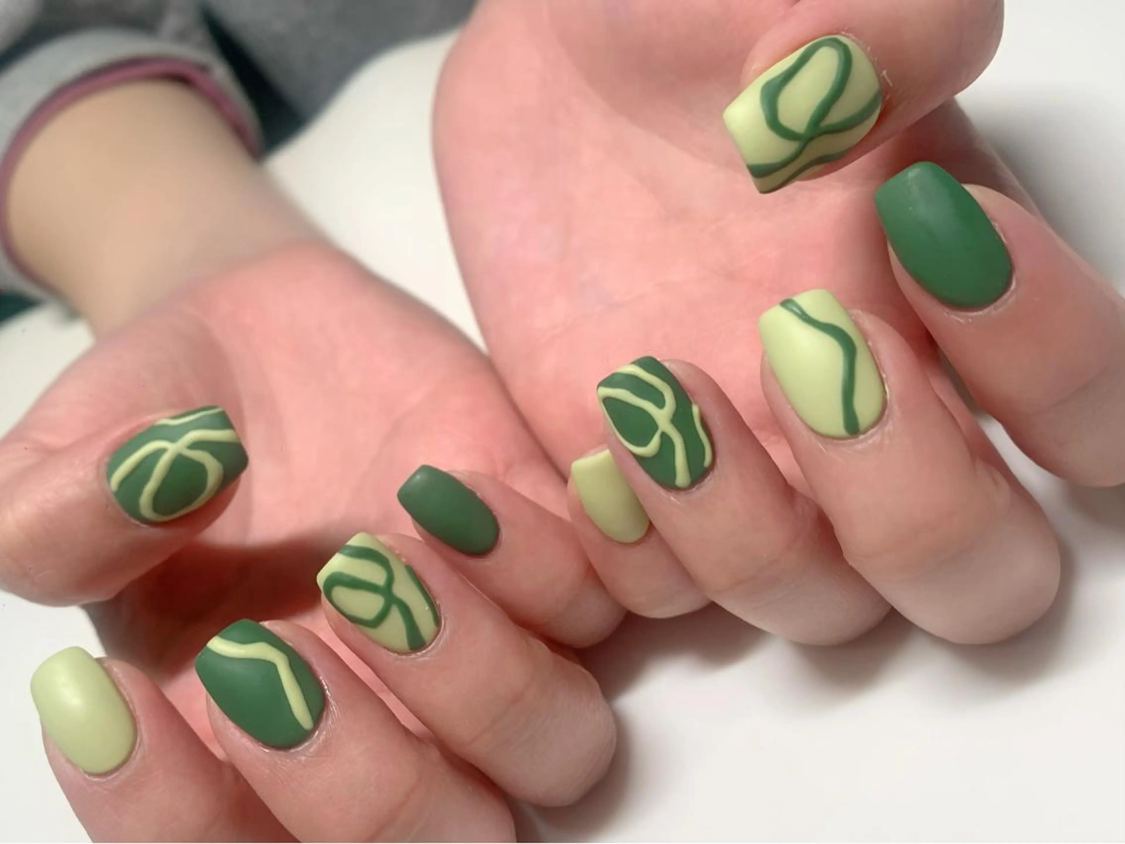 【オフ有り】ニュアンスネイルの写真