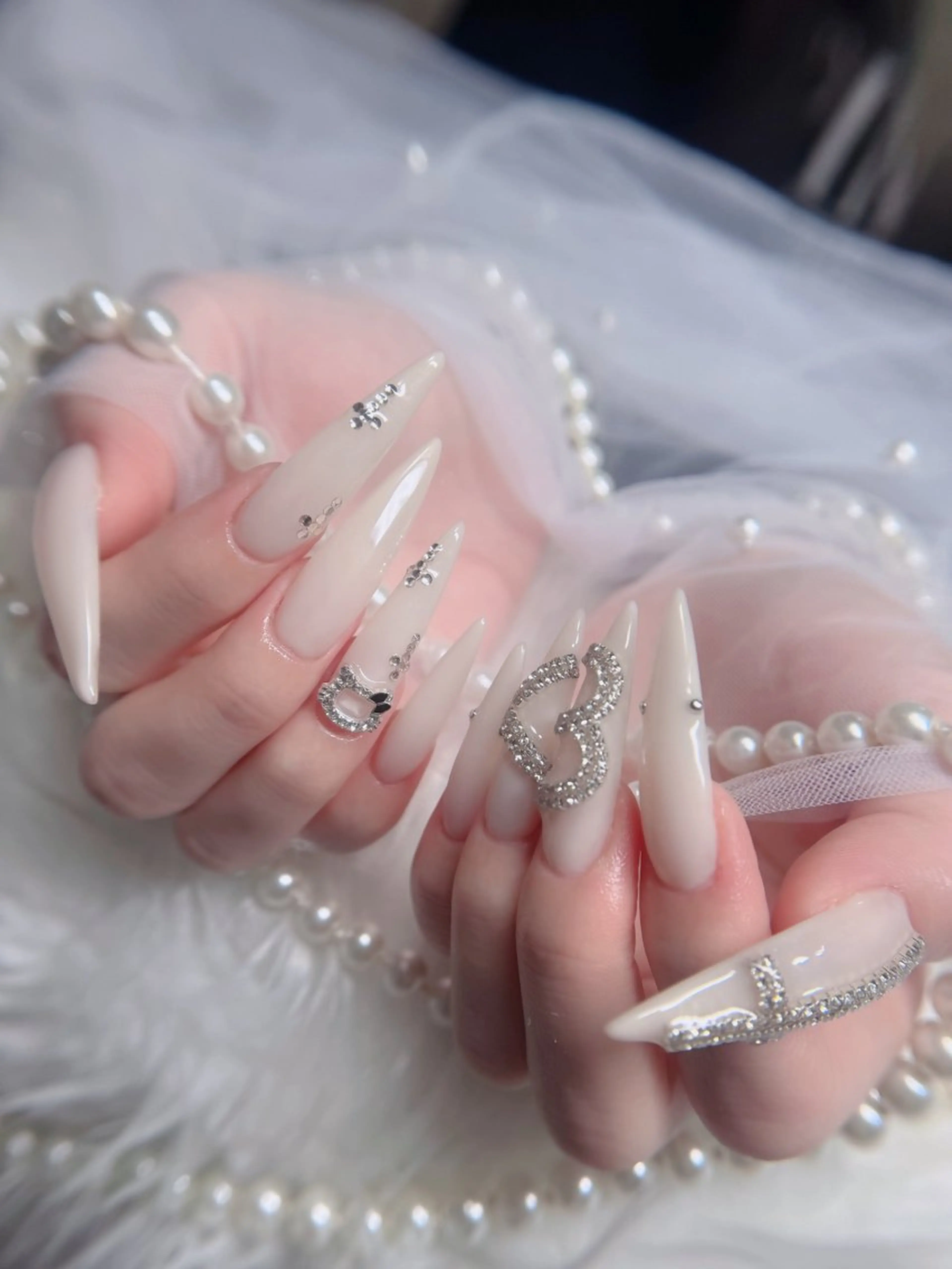 ネイル オーロラネイル フレンチネイル ジェルネイル ハロウィン キラキラネイル ハンドネイル H.baby Nail Salonのネイルデザイン