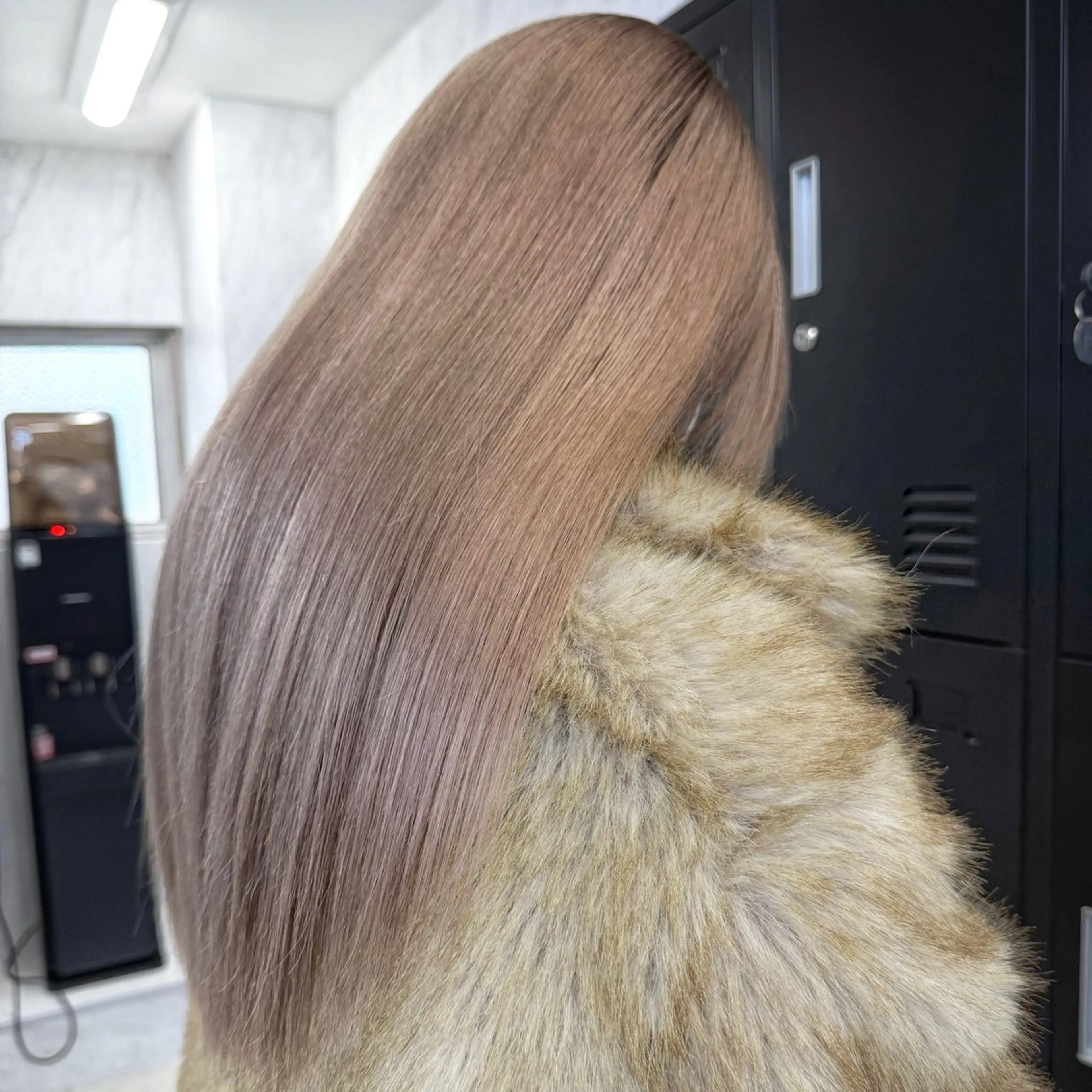 ロング カラー シールエクステ ハイトーンカラー エクステ ヘアカラー シールエクステ特化 ハイトーン、NANAのヘアスタイル