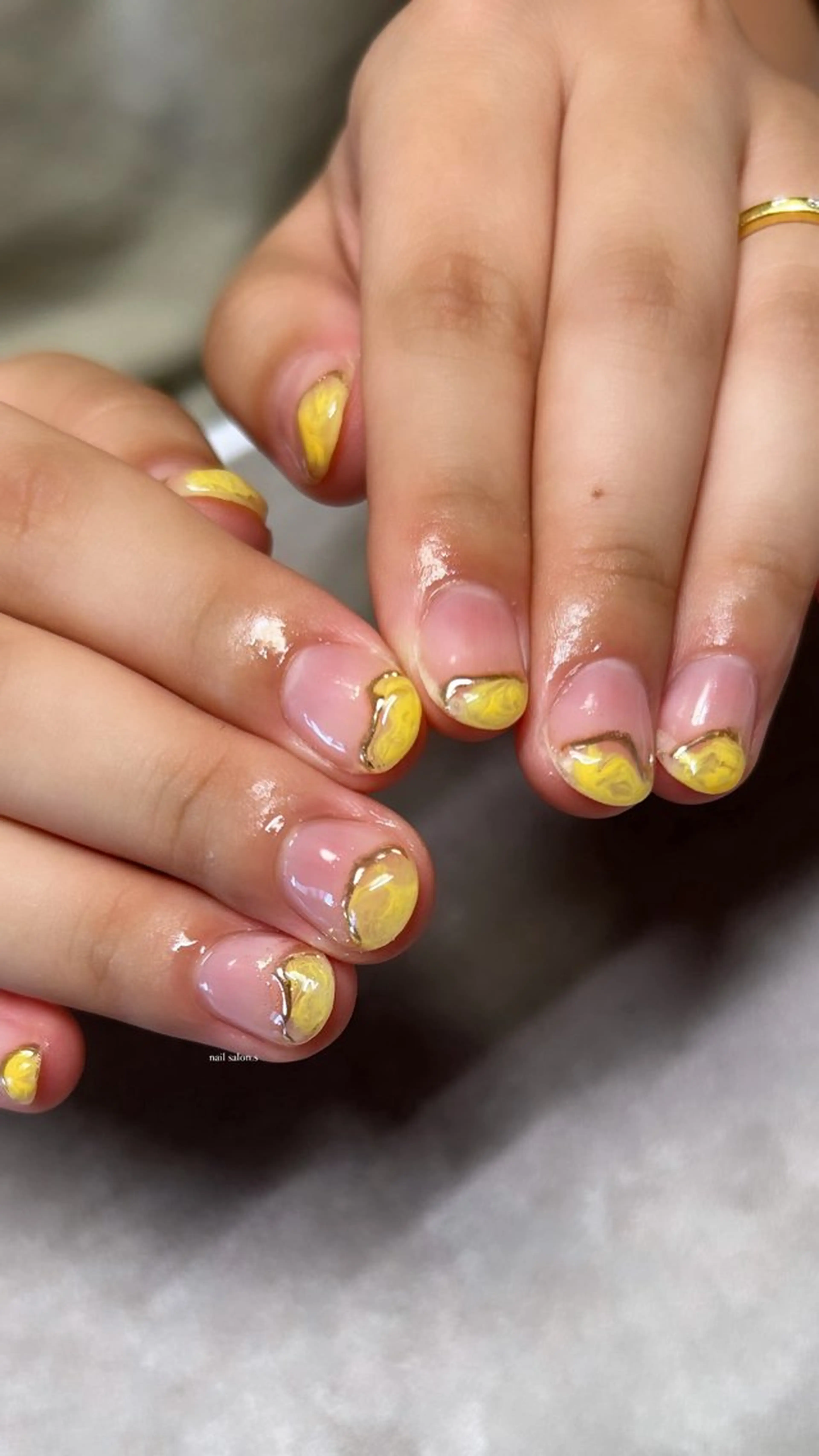 ネイル アートネイル ミラーネイル 関山 志乃のネイルデザイン