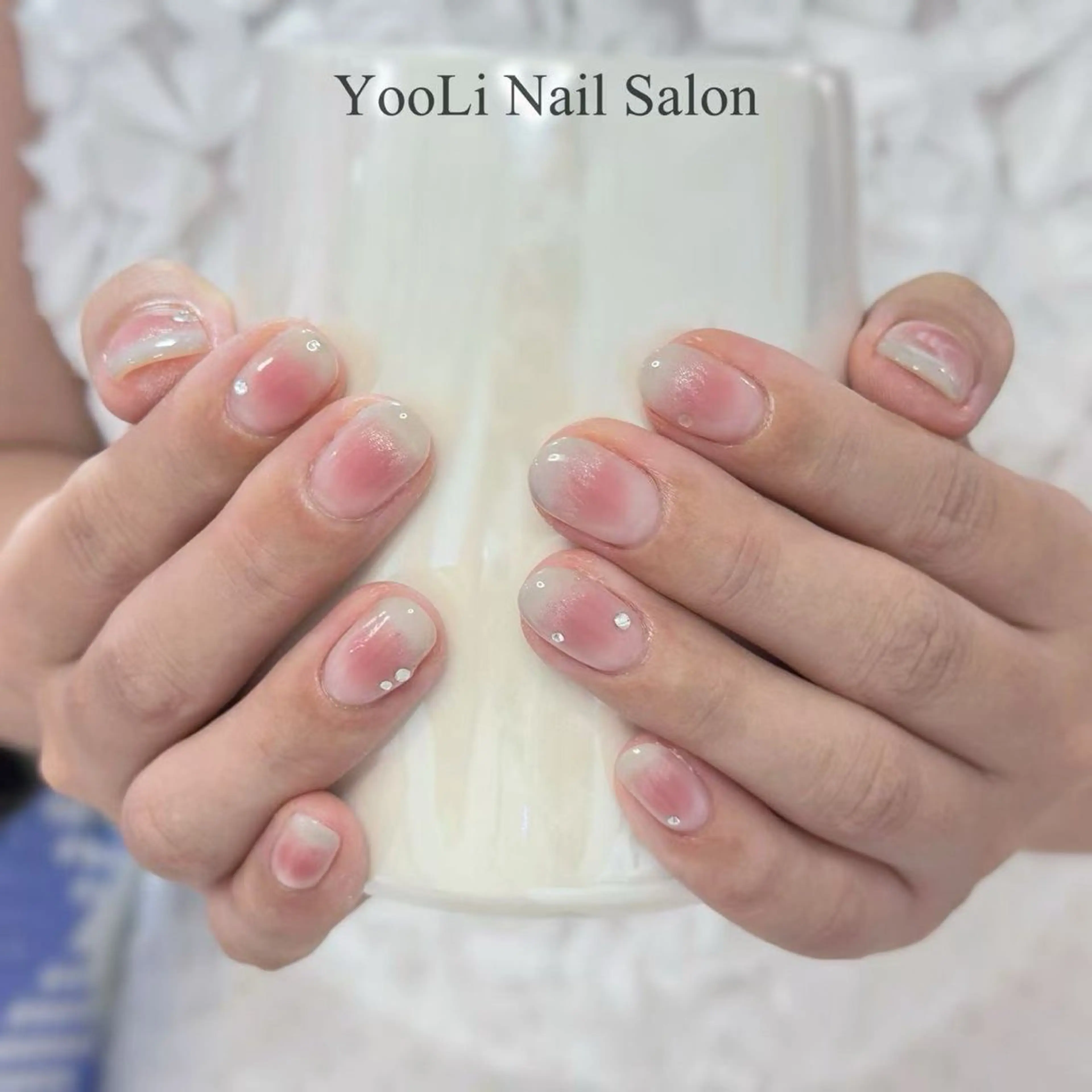 ネイル オーロラネイル チークネイル フレンチネイル ガラスフレンチ グラデーション 🎀 あやのネイルデザイン