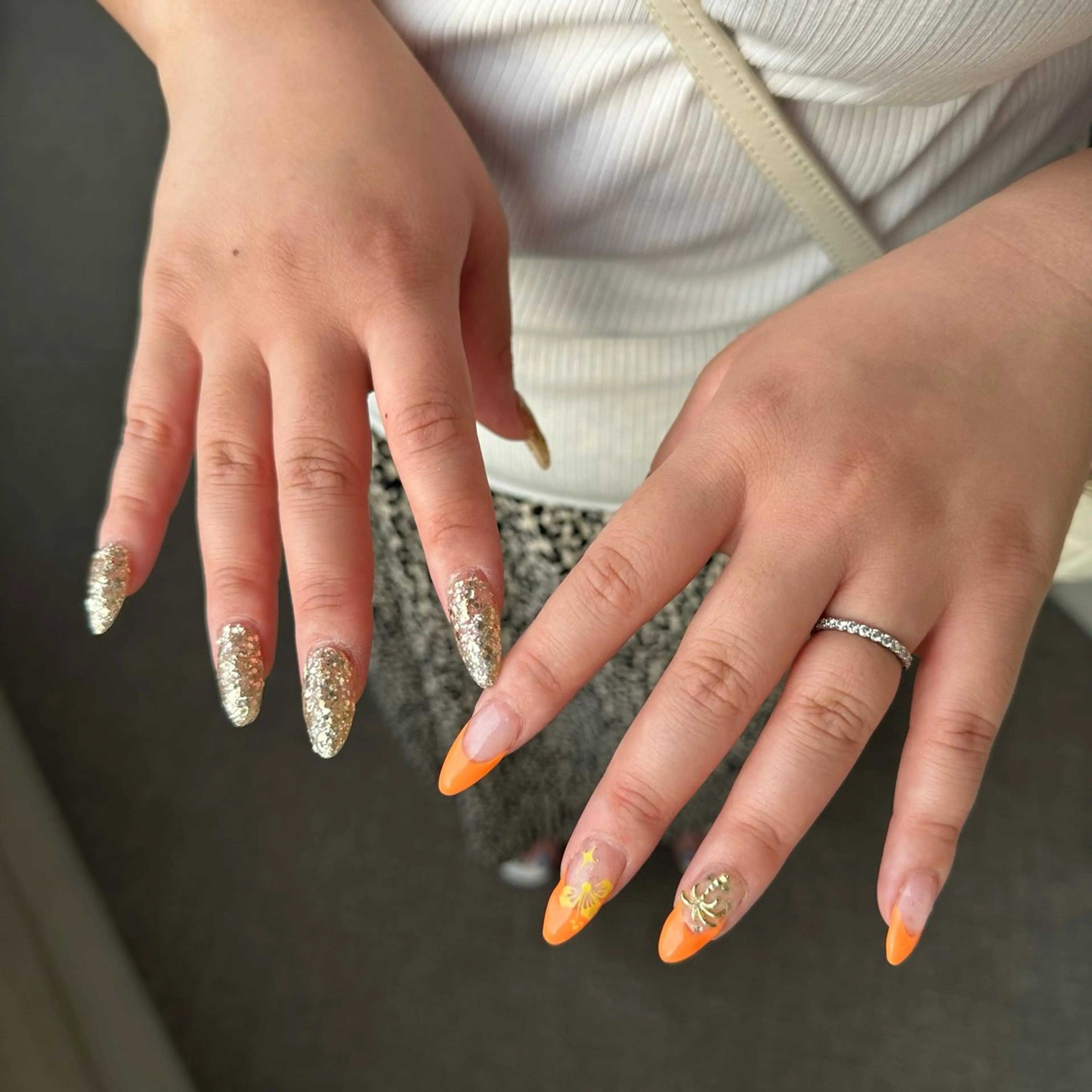 ネイル ゴールド キラキラネイル ワンカラーネイル オレンジ ハンドネイル niko nailのネイルデザイン