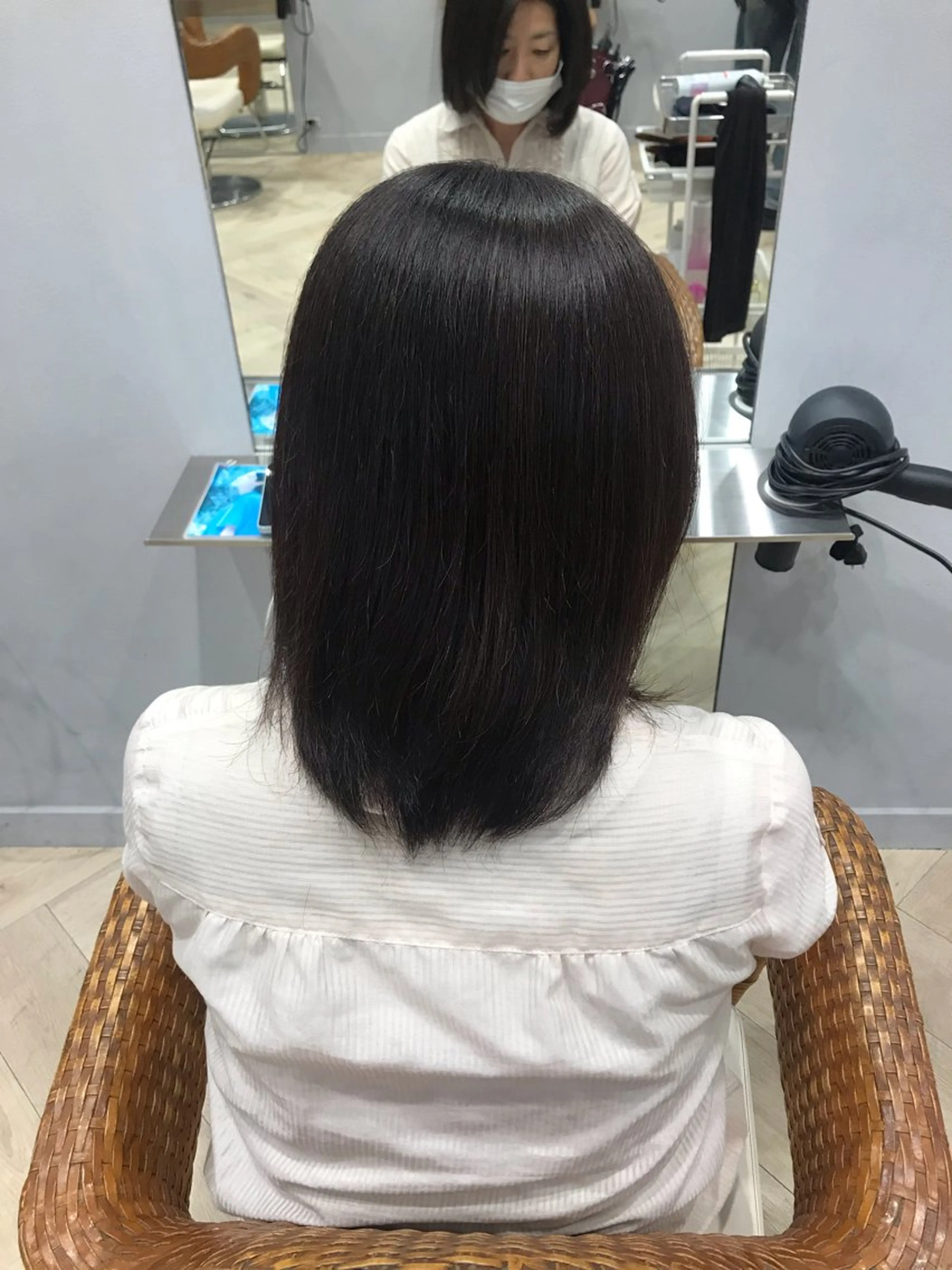 ミディアム 新田 璃那のヘアスタイル