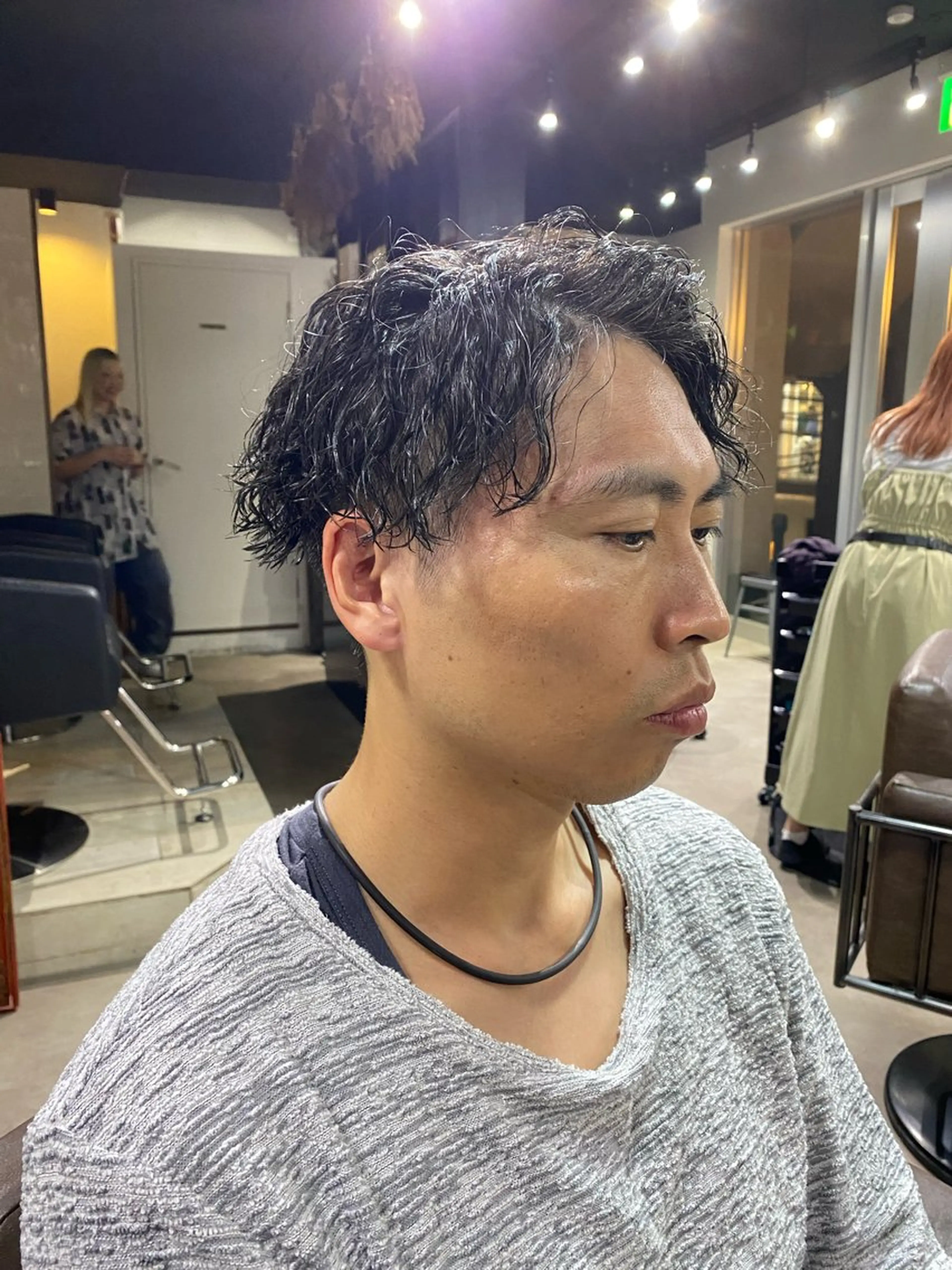 ショート ツイストパーマ カット パーマ 山影✨バレイヤージュ ハイライト✨メンズ◎のヘアスタイル