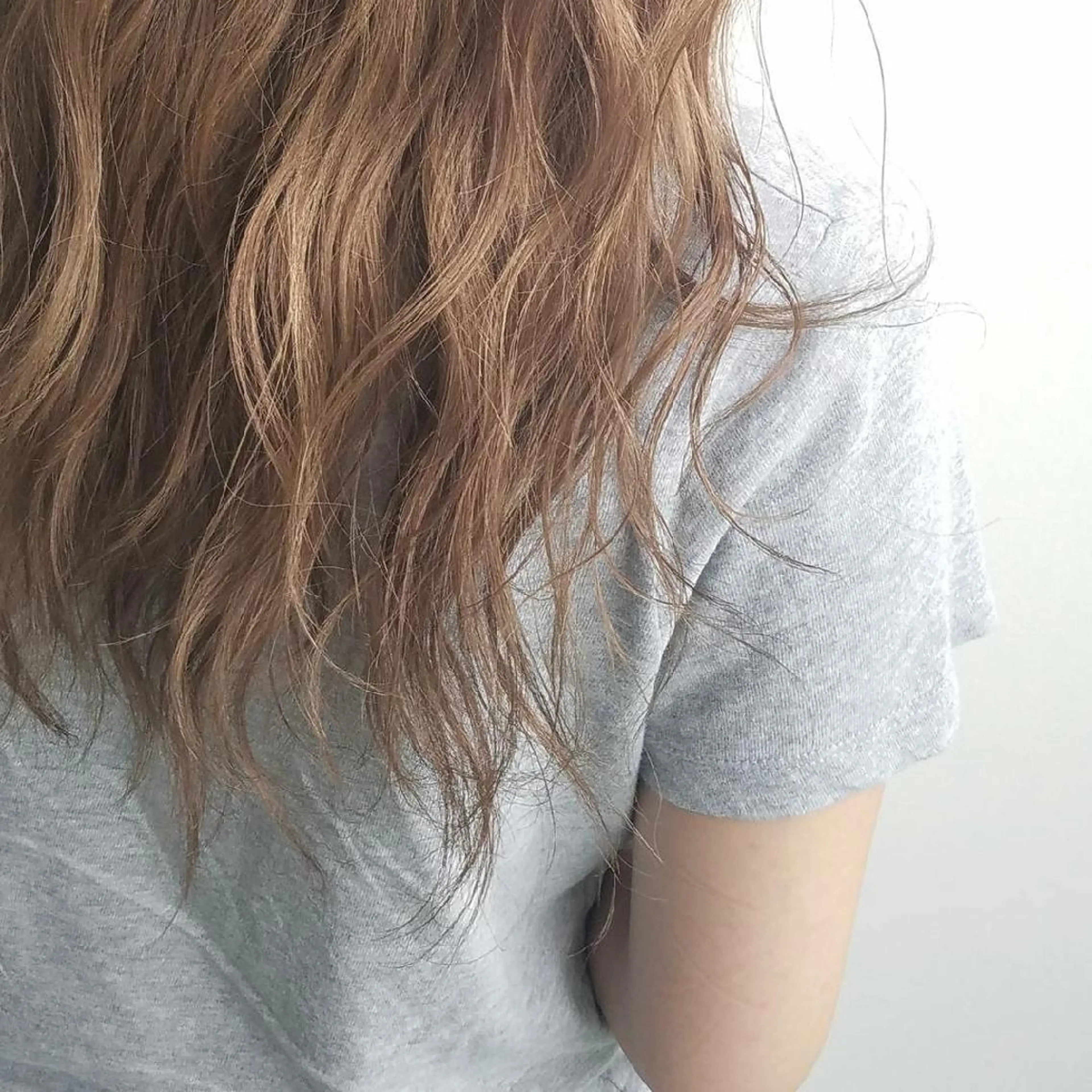 ミディアム カラー アッシュ ハイライトカラー ハイライト iplus まつげ、眉毛、耳つぼのマツエク・マツパデザイン