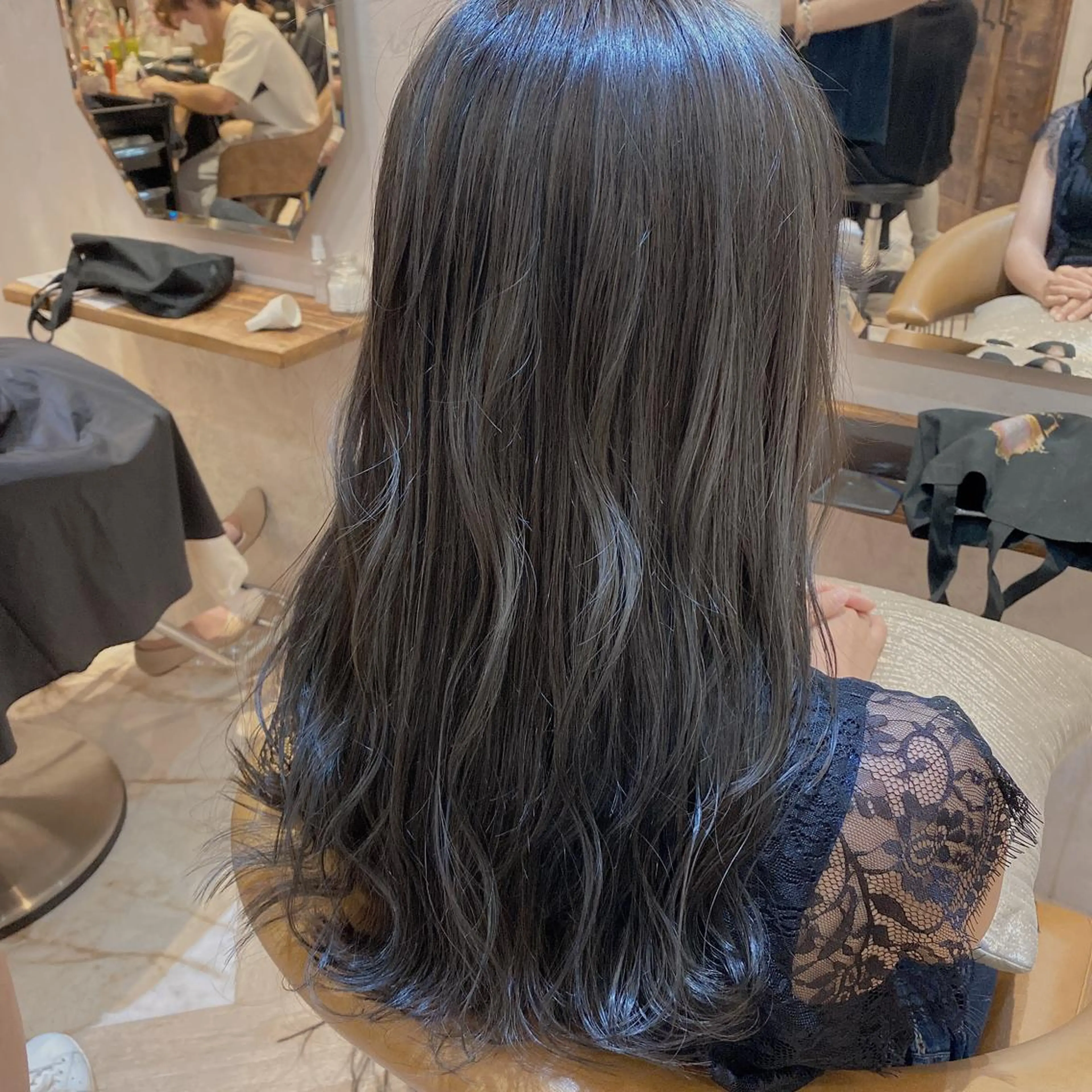 ミディアム ハイライト カット ヘアカラー 代表山口ひな 髪質改善のプロのヘアスタイル