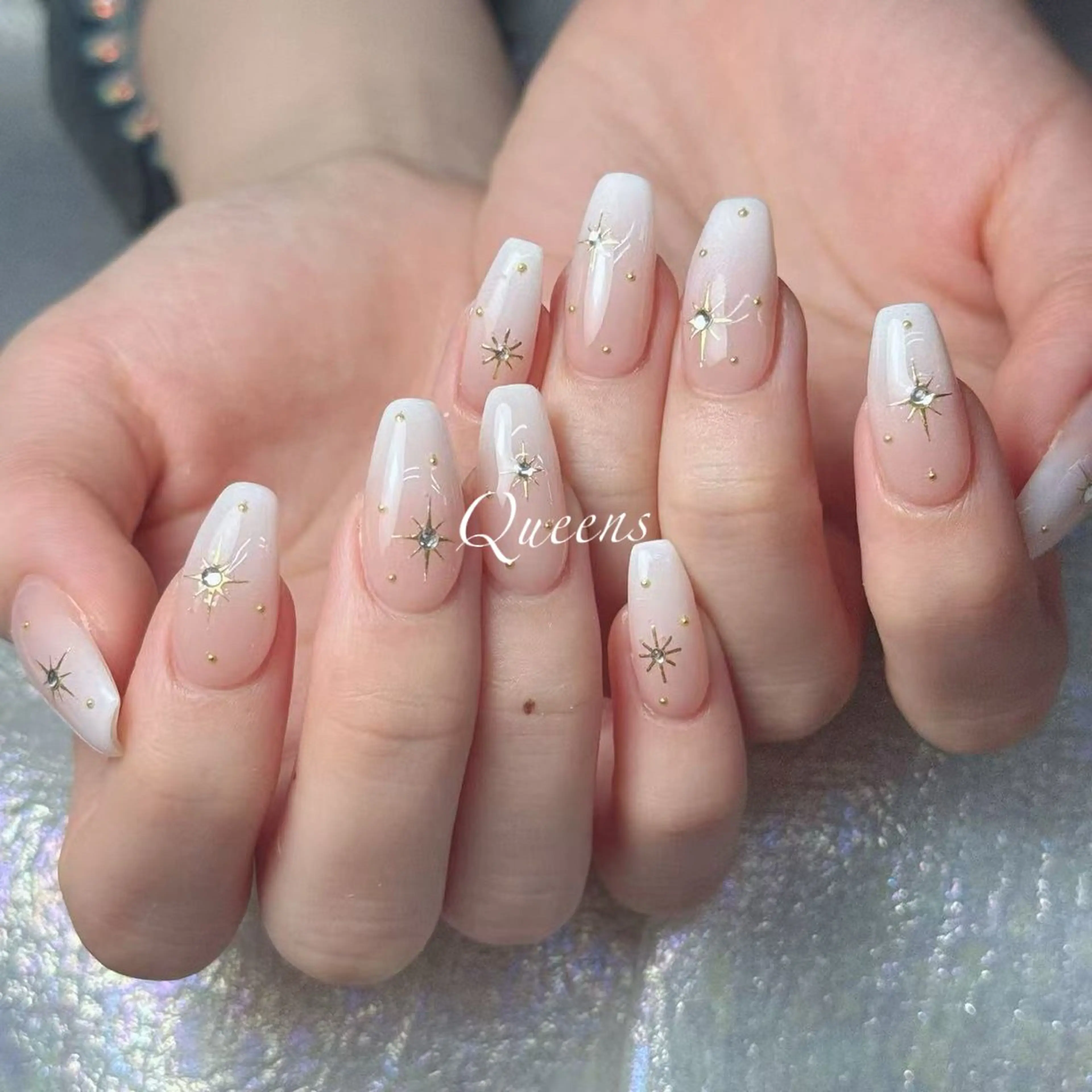 ネイル ハンドネイル Queens テイのネイルデザイン