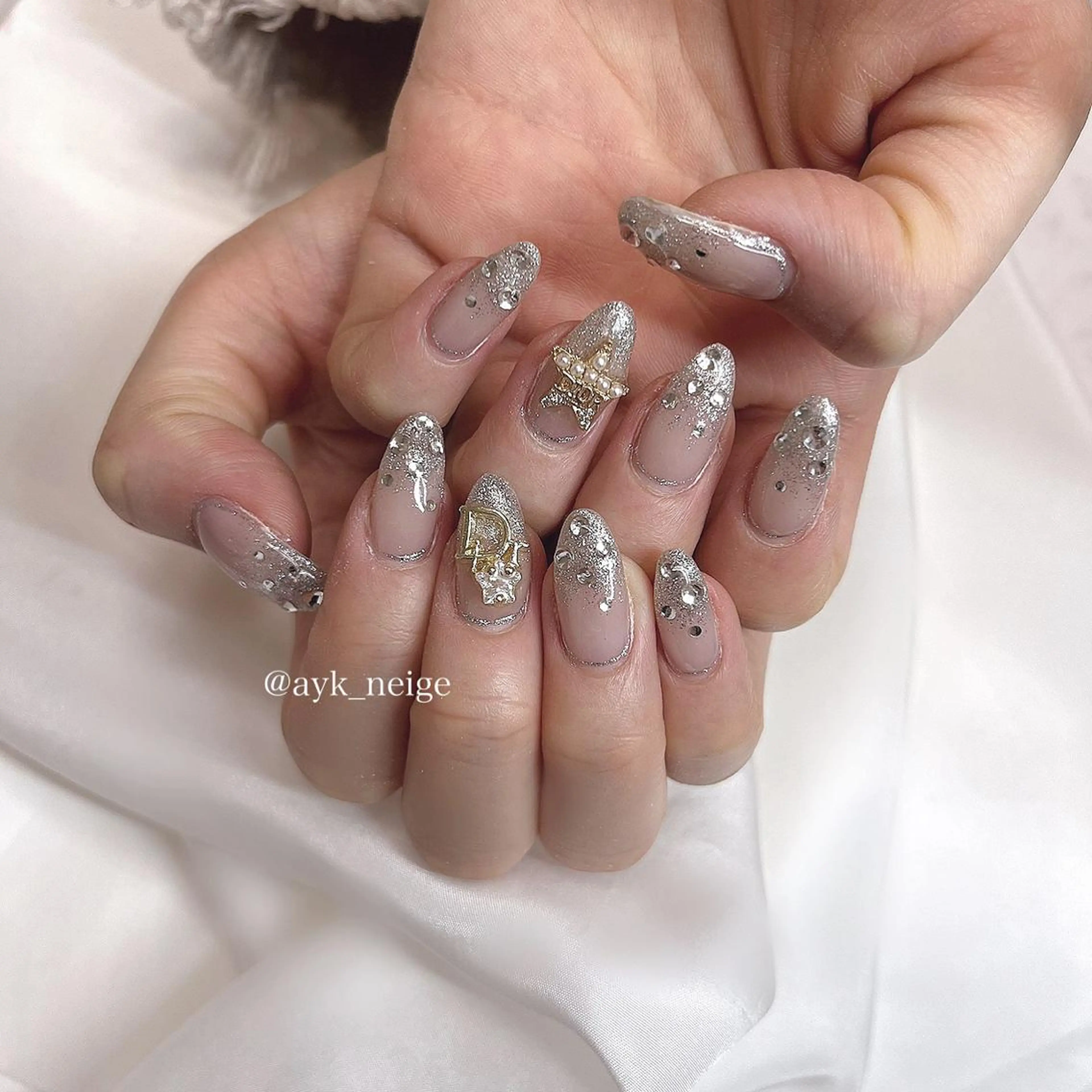 ネイル フットネイル グラデーション キラキラネイル 韓国ネイル マグネットネイル n'eige nail所属・大谷 綾香のネイルデザイン