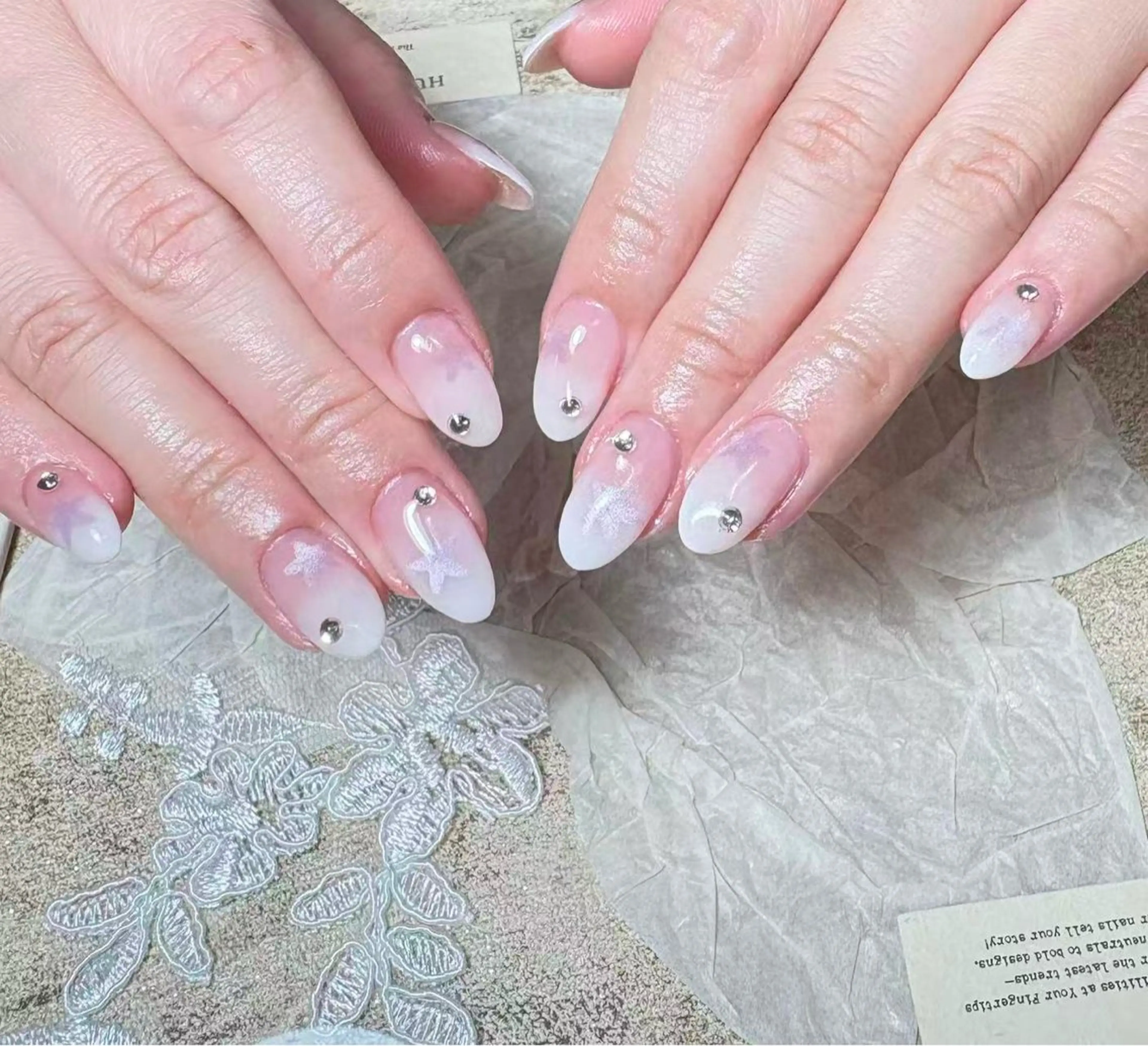 ネイル ハンドネイル フットネイル ハンドケア AngelChris ビューティーサロンのネイルデザイン