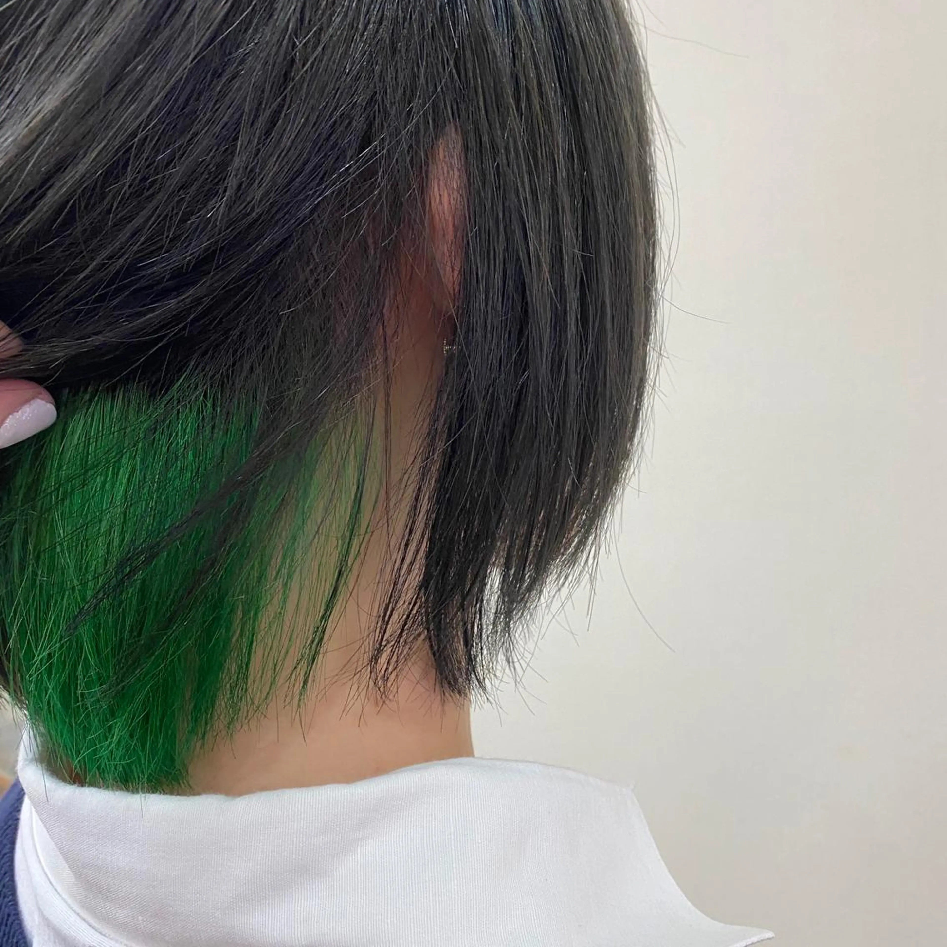 ショート カラー ambellir 山本伽椰のヘアスタイル