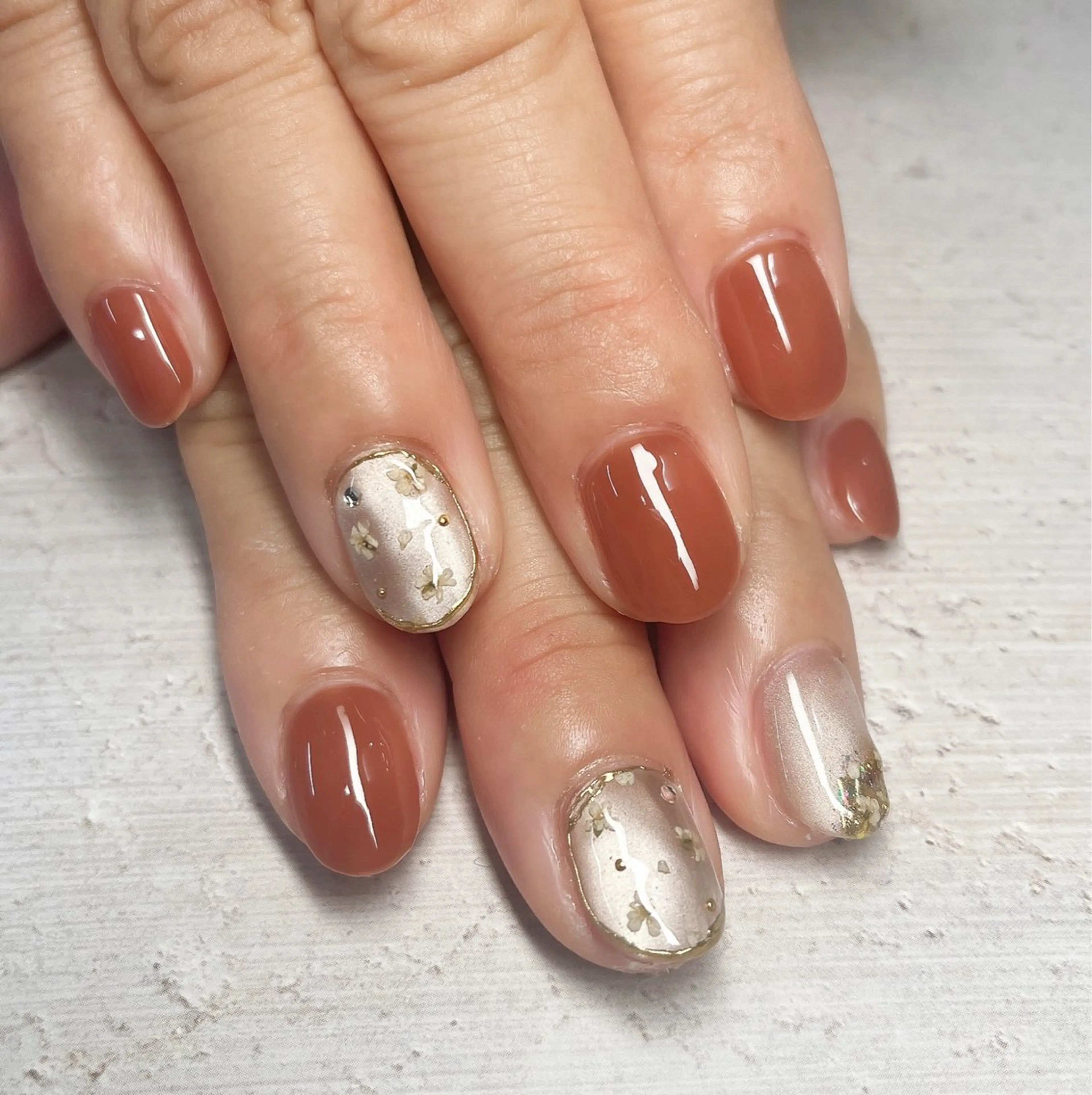 ネイル マグネットネイル 持ち込み ワンカラーネイル シンプルネイル 吉田  （ネイリスト）のネイルデザイン