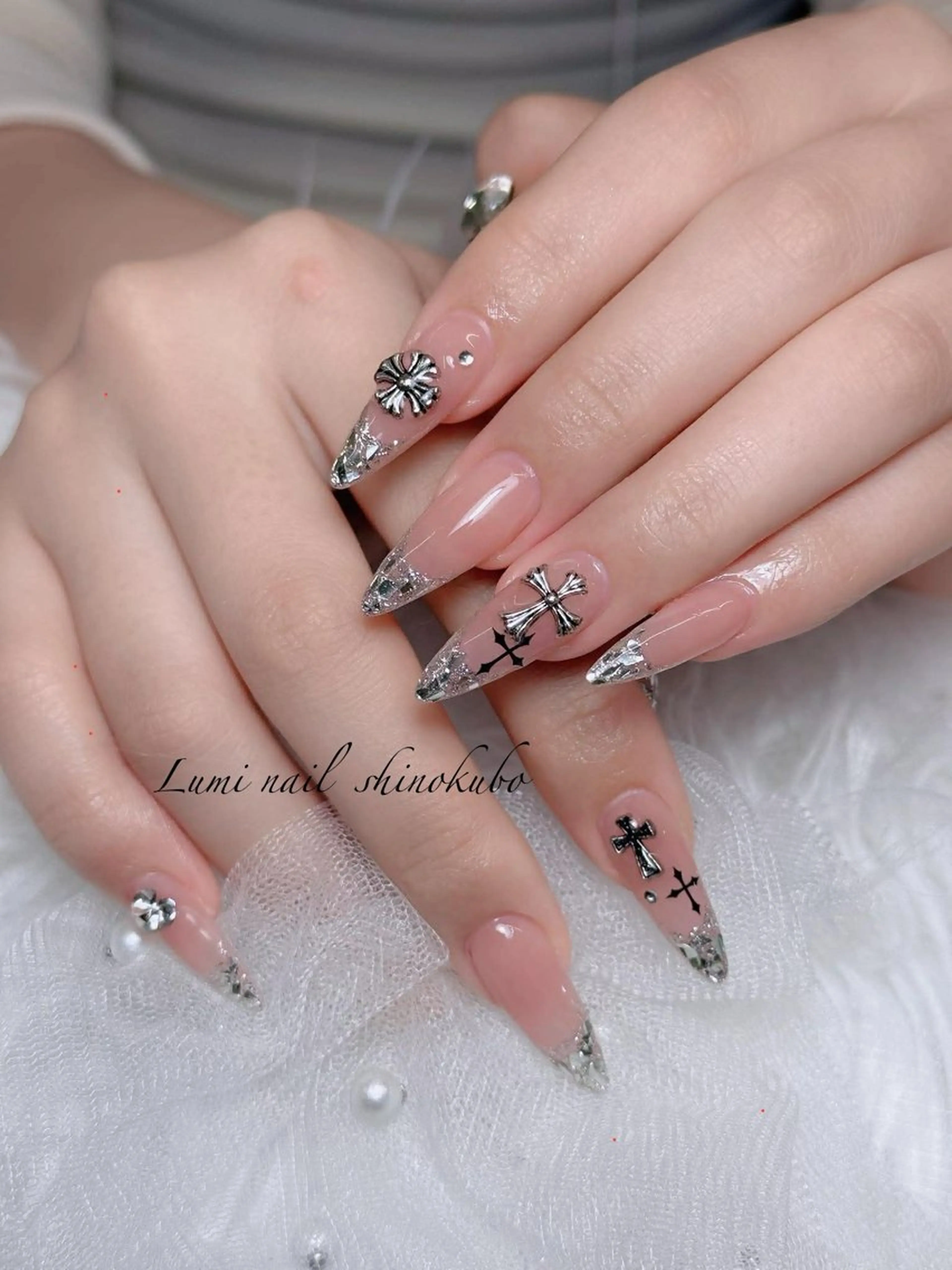 ネイル オーロラネイル チークネイル フットネイル フレンチネイル ハロウィン ハンドネイル Lumi Nail 新大久保3‘のネイルデザイン