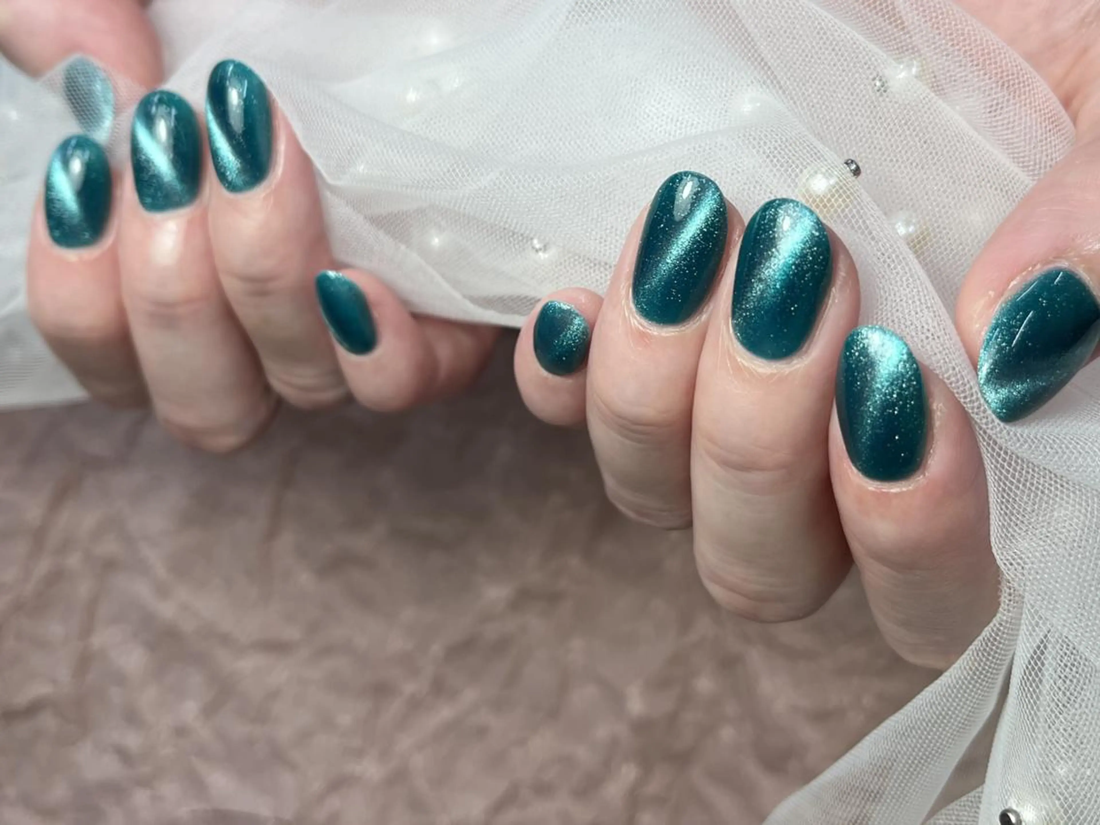 ネイル グリーン キラキラネイル ToliyDeliy Nail Salonのネイルデザイン