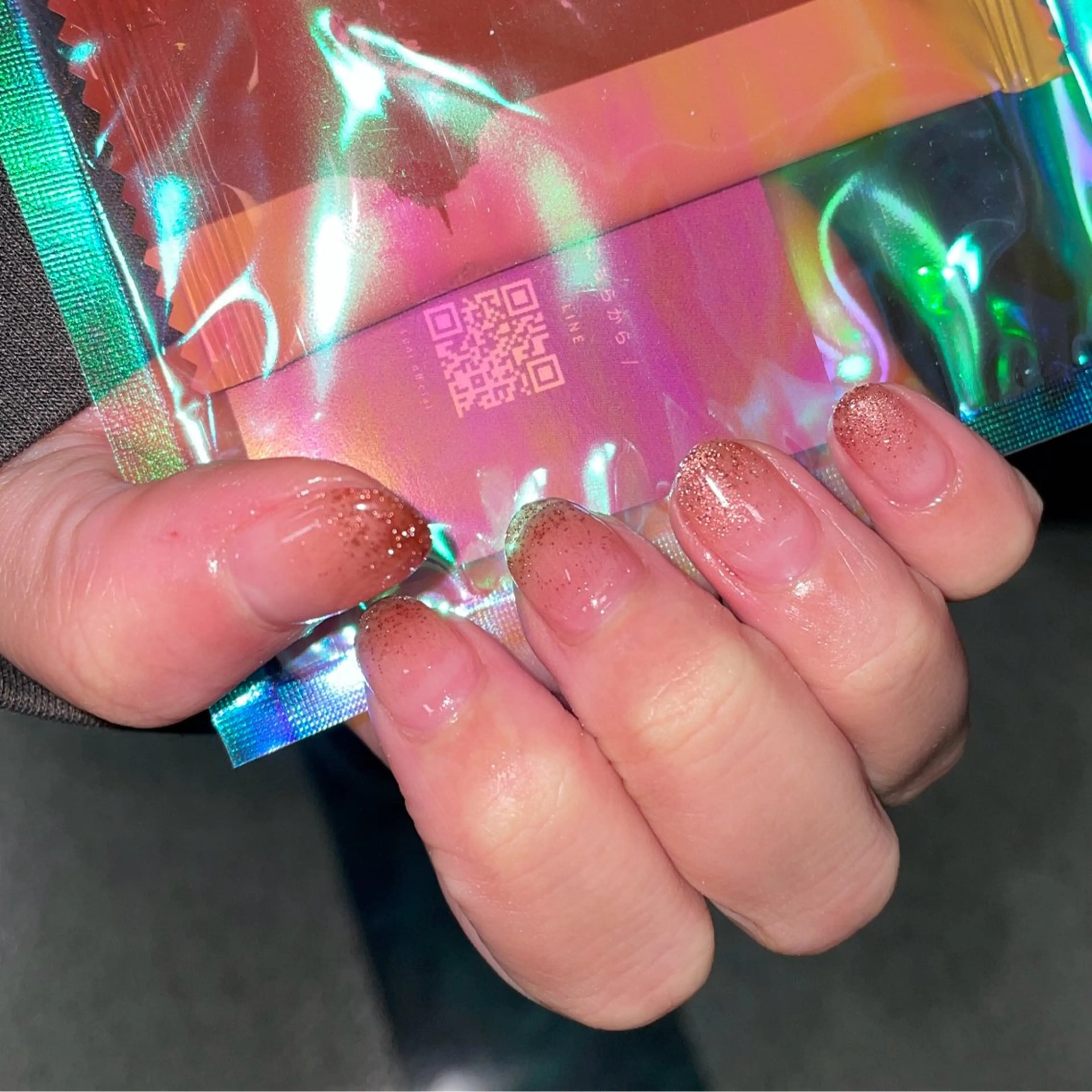 ネイル フラッシュネイル グラデーション キラキラネイル マグネットネイル 赤色 ハンドネイル LUNI（シェアサロンHeartSpace内）所属・LUNI 久屋大通 ˚✧₊⁎/ yuriのネイルデザイン