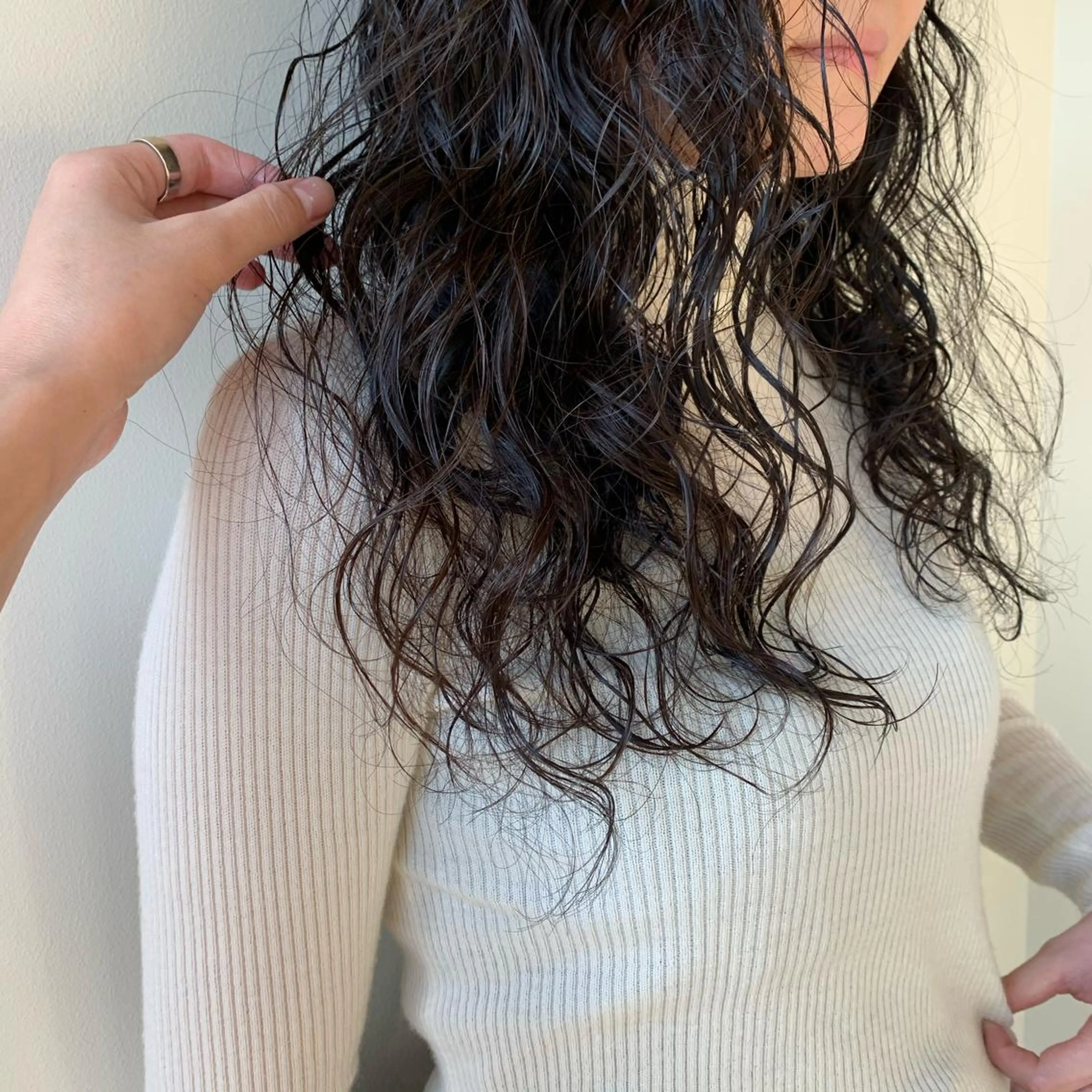 ロング パーマ AR.MARA hair  studio所属・ウェーブパーマ サトウヒカルのヘアスタイル