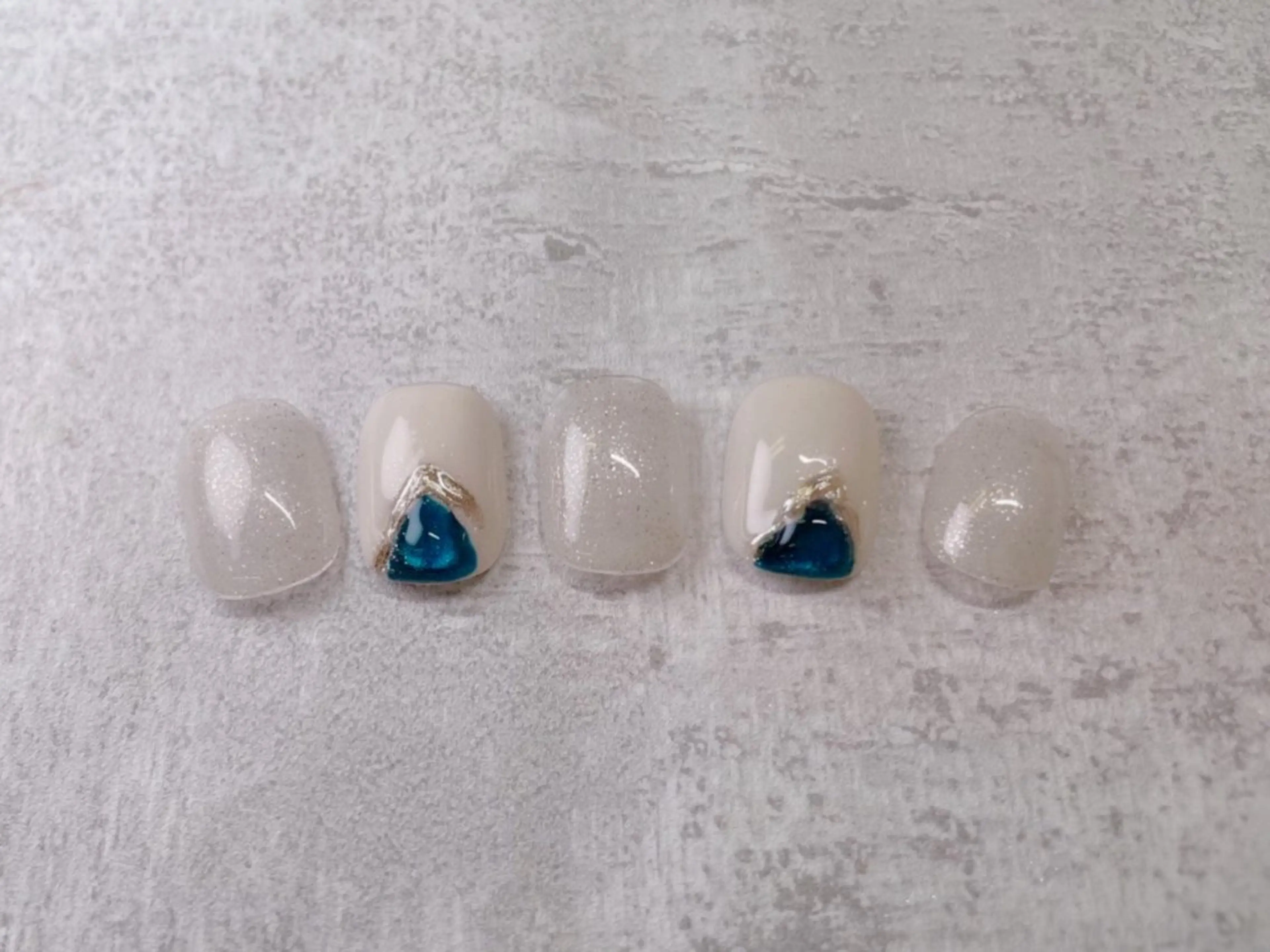 ネイル シンプルネイル lucky nail 歌舞伎町のネイルデザイン