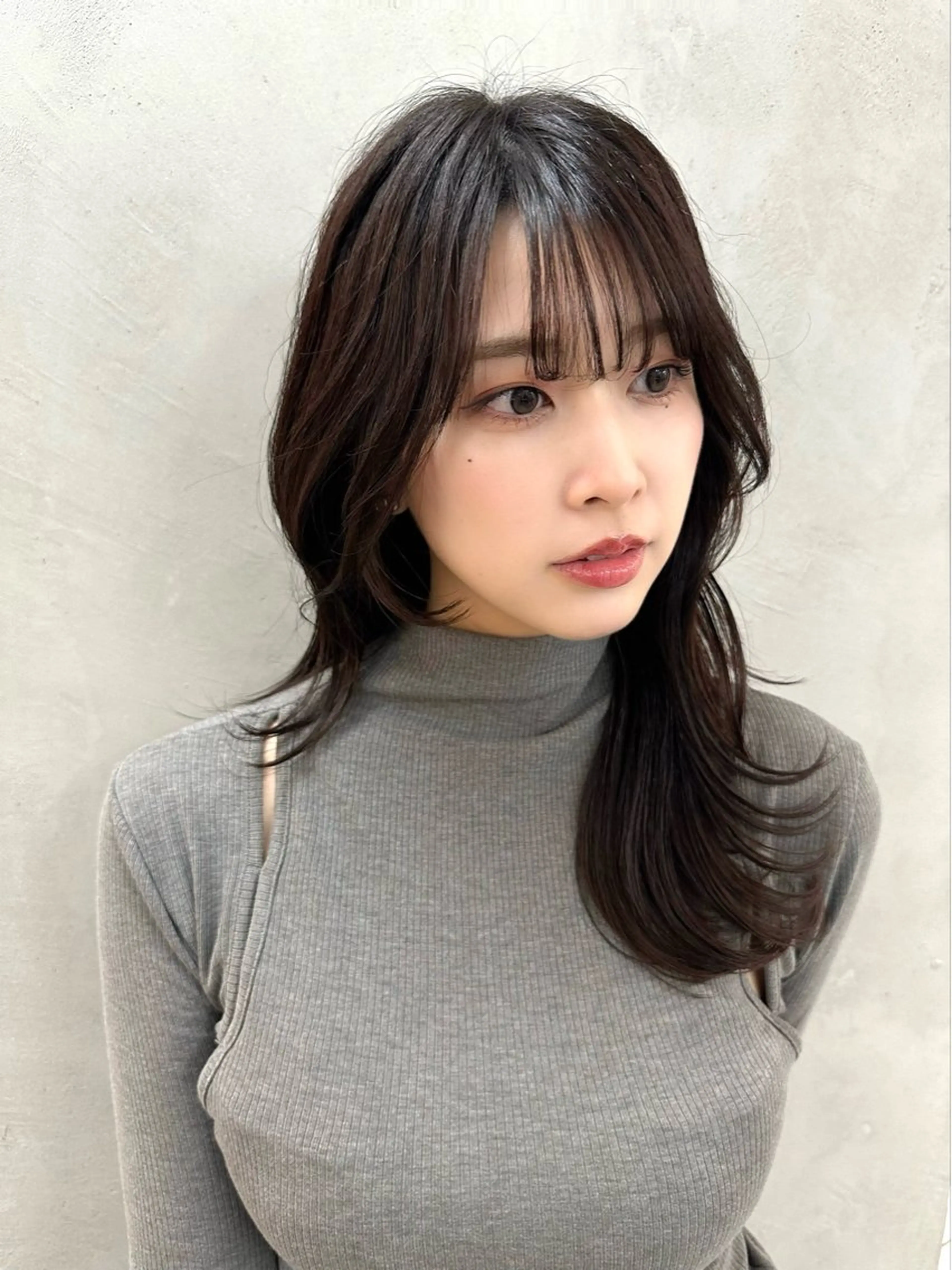 セミロング カラー カット ヘアカラー トリートメント 艶髪レイヤー顔周り グレージュ添田晃基のヘアスタイル