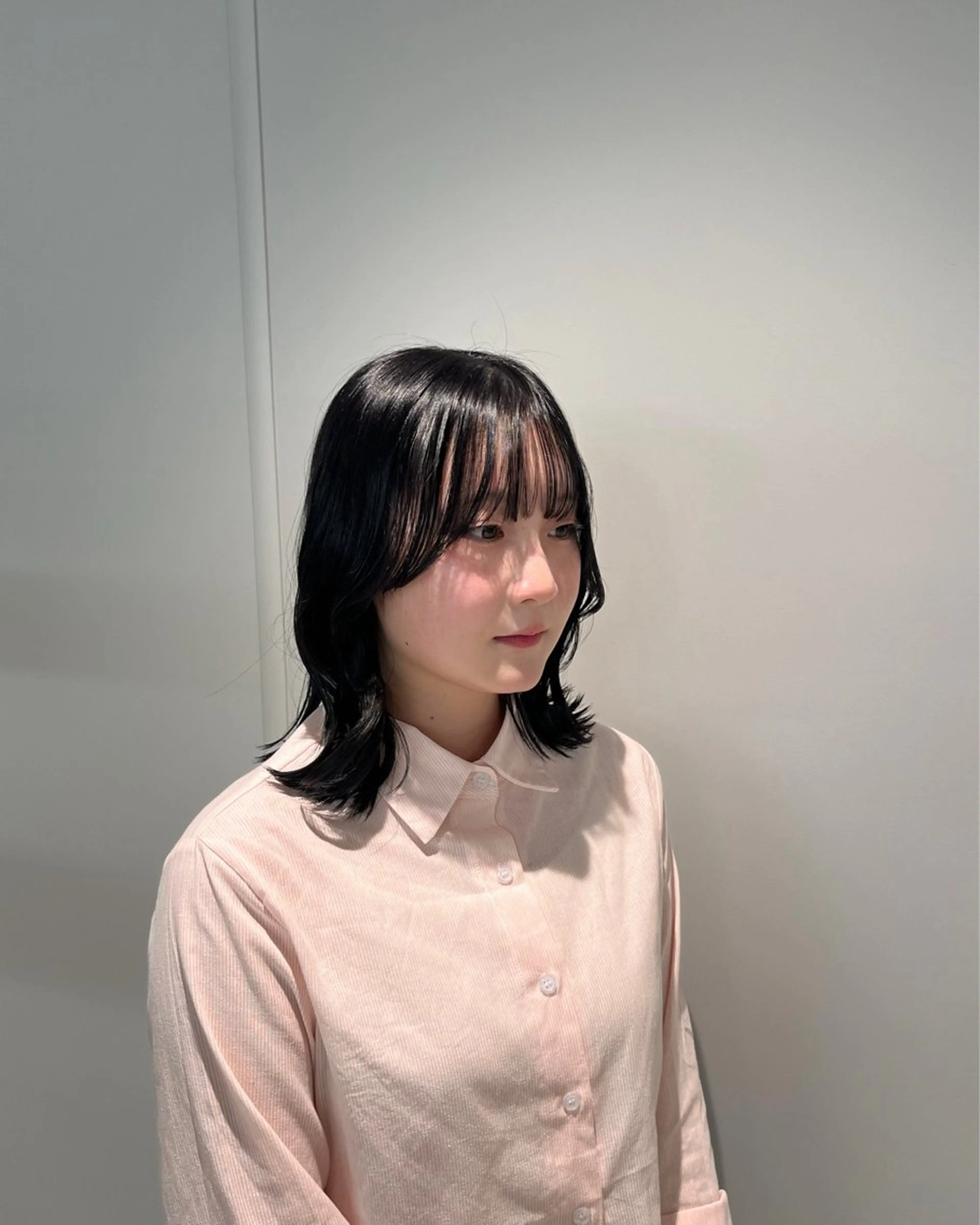 ミディアム カラー 透明感カラー FILMS hotchiのヘアスタイル