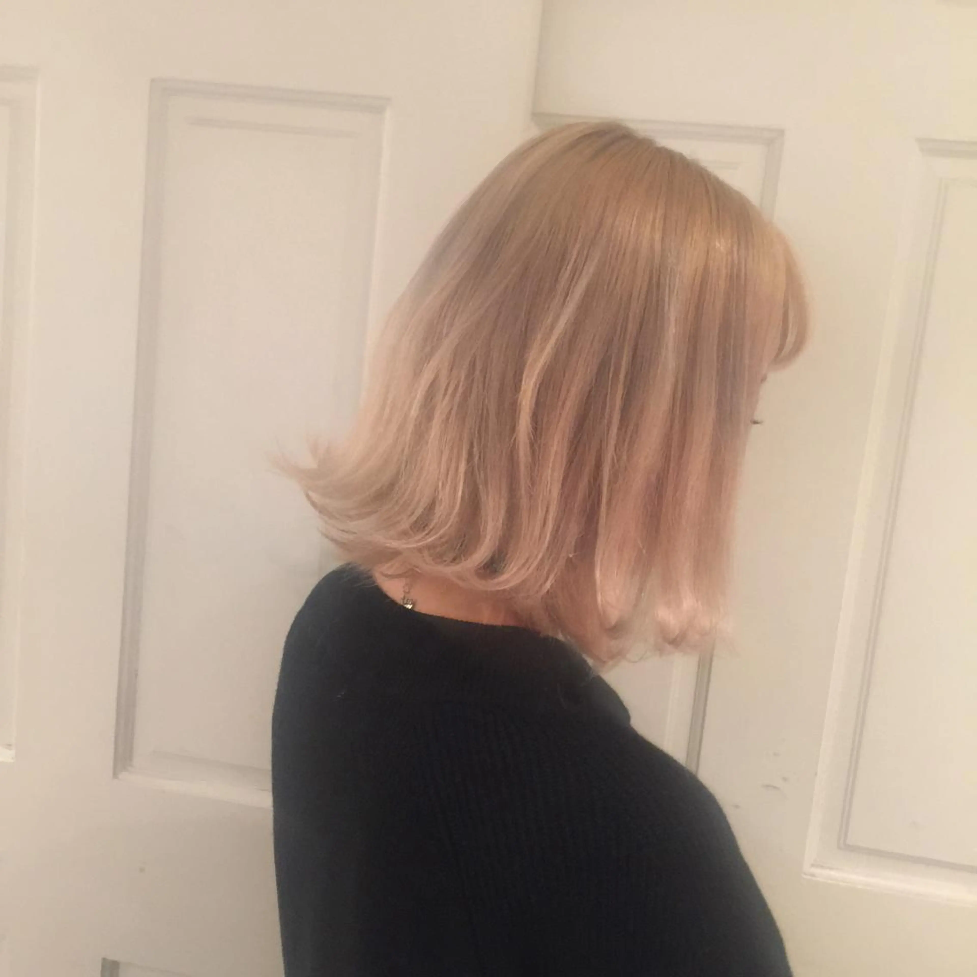 ミディアム カラー ベージュカラー ホワイトベージュ ホワイト&レイヤーカ ットエクステ長畠俊輔のヘアスタイル