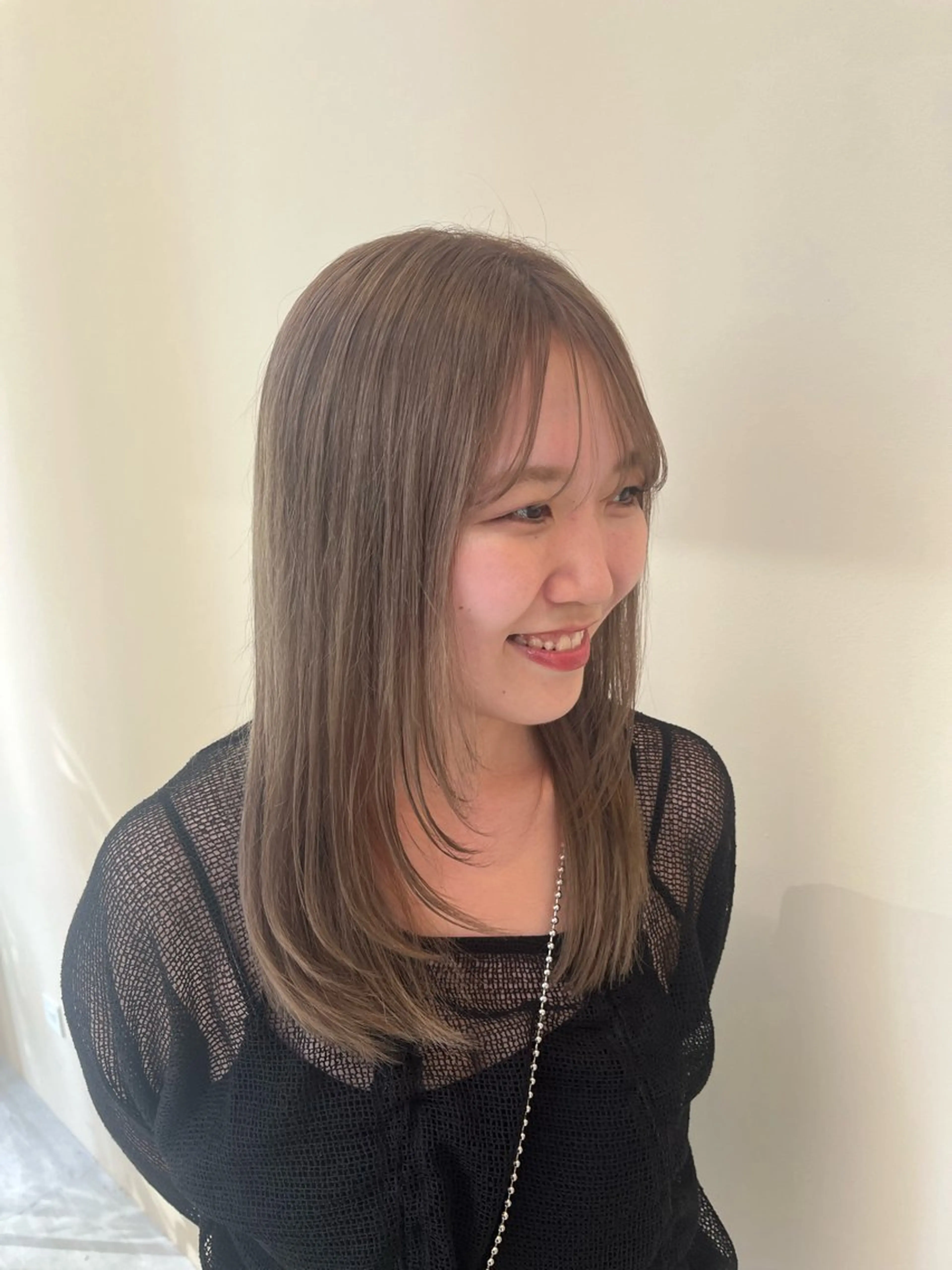 セミロング ヘアカラー トリートメント 山口 愛結のヘアスタイル