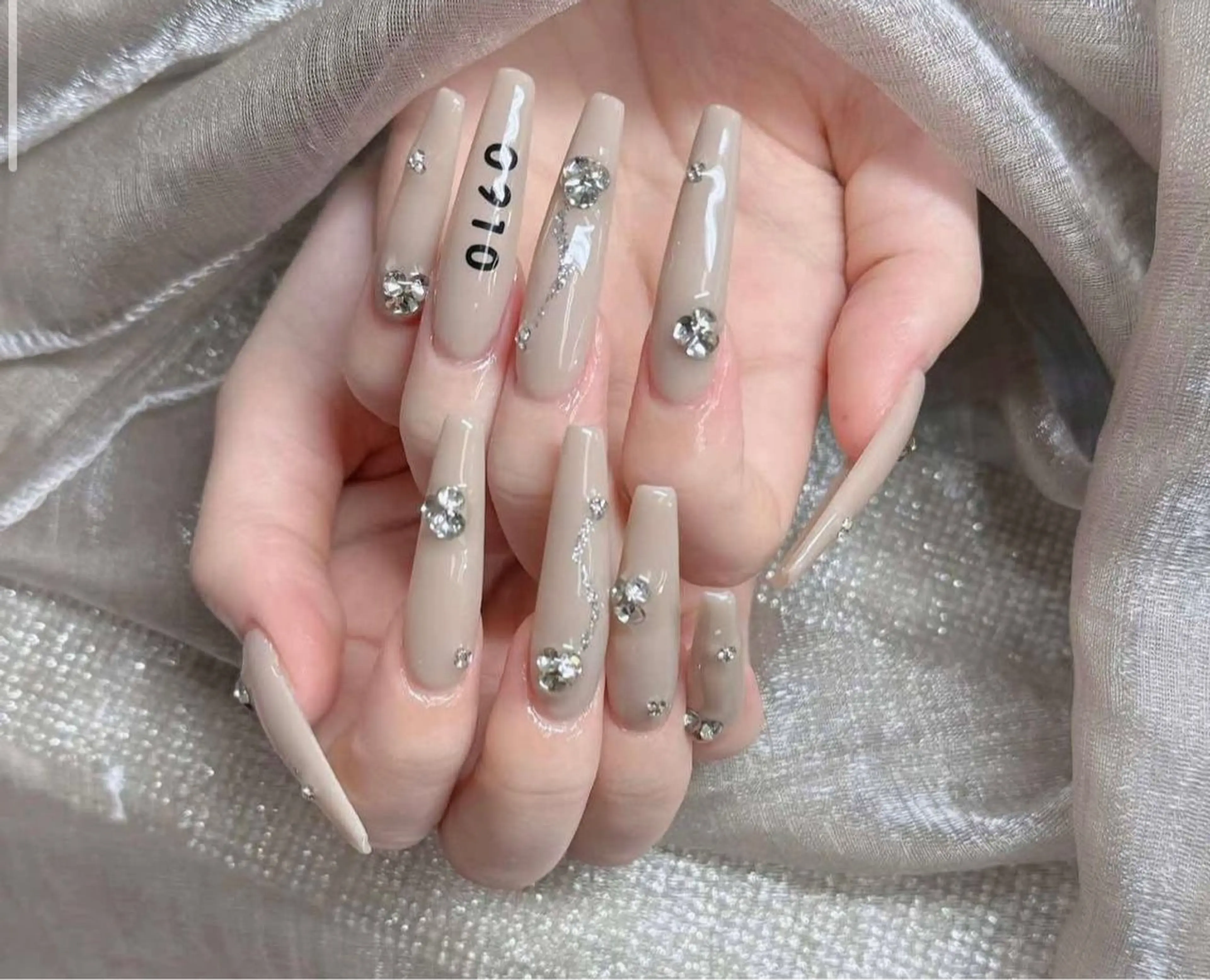 ネイル オーロラネイル フレンチネイル ジェルネイル ハロウィン キラキラネイル ハンドネイル H.baby Nail Salonのネイルデザイン