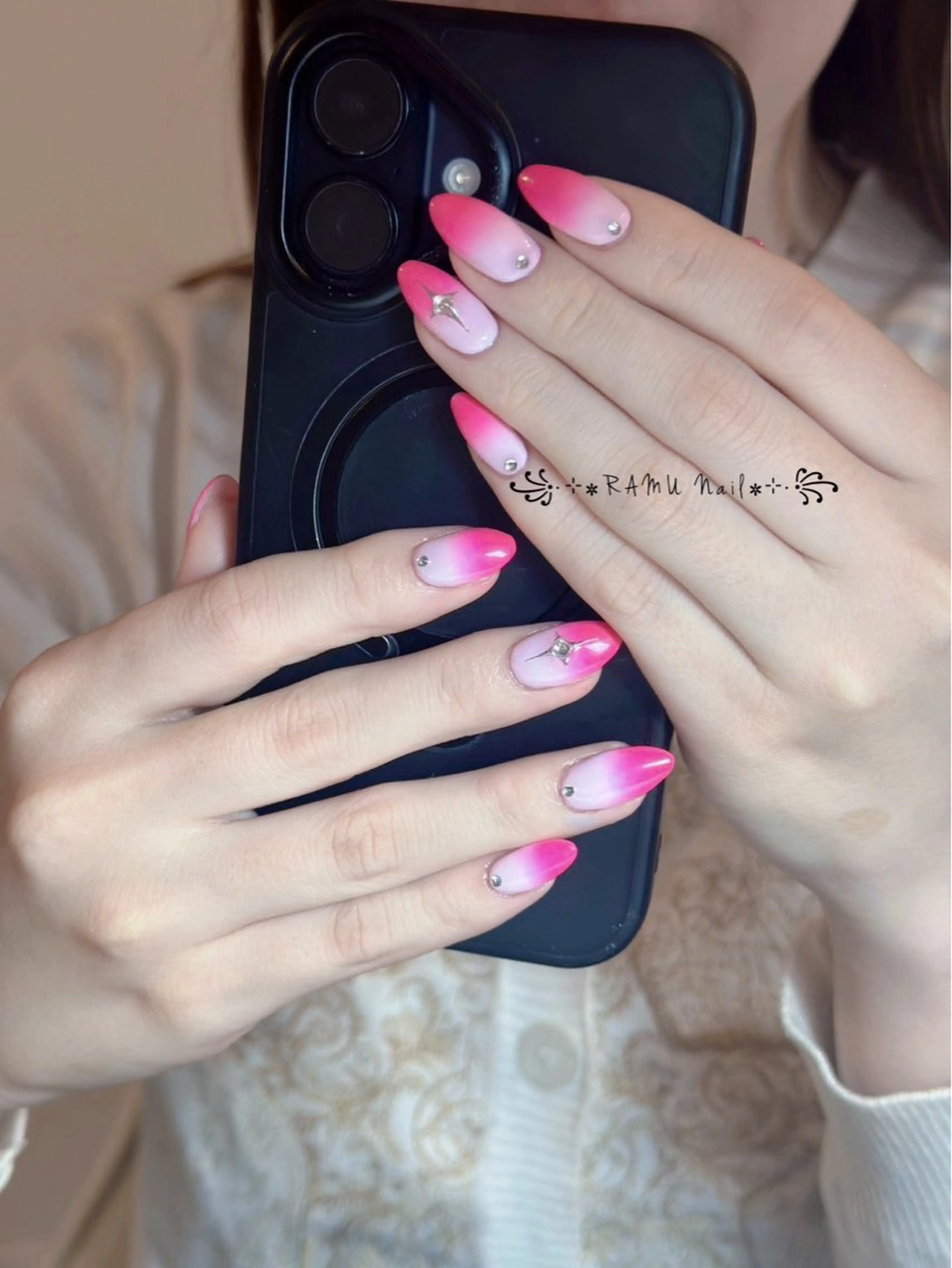 ネイル チークネイル フレンチネイル グラデーション キラキラネイル 韓国ネイル ハンドネイル RAMU_Nail 池袋店のネイルデザイン