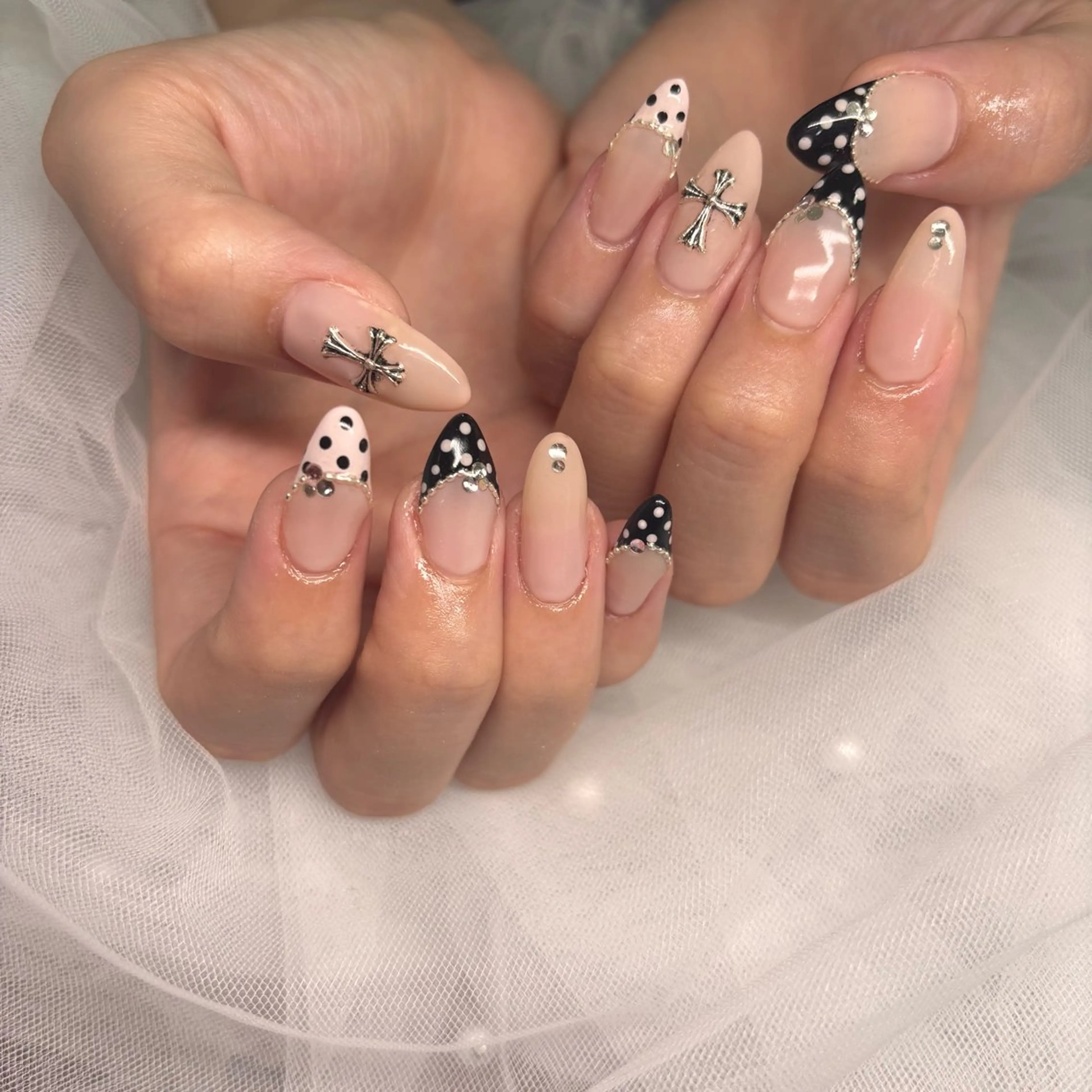 ネイル ドット ハンドネイル RE💟N.NAIL ラテン系お姉さんのネイルデザイン