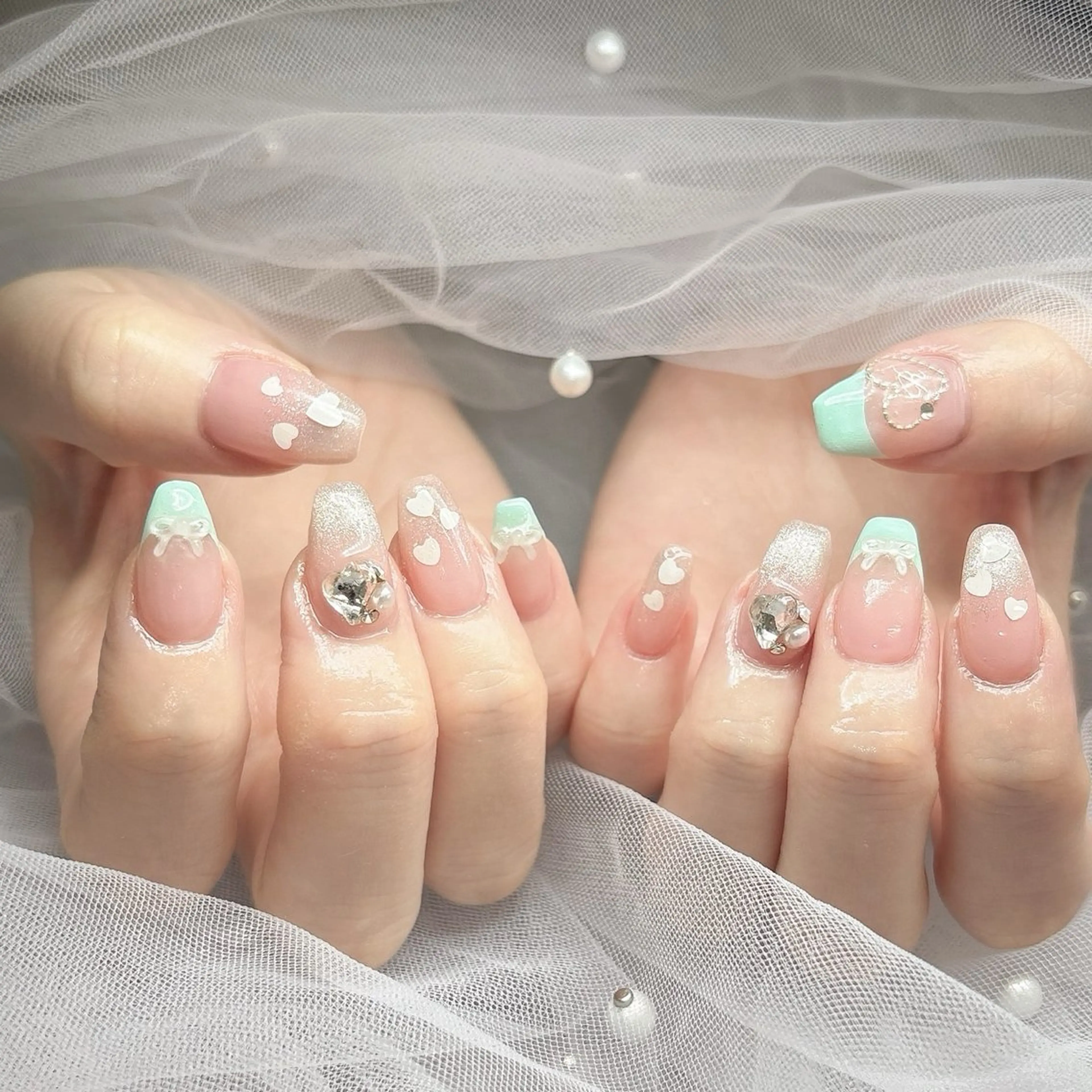 ネイル フレンチネイル ガーリー ハート ハンドネイル ハンドケア 心斎橋Salon Epokkuのネイルデザイン