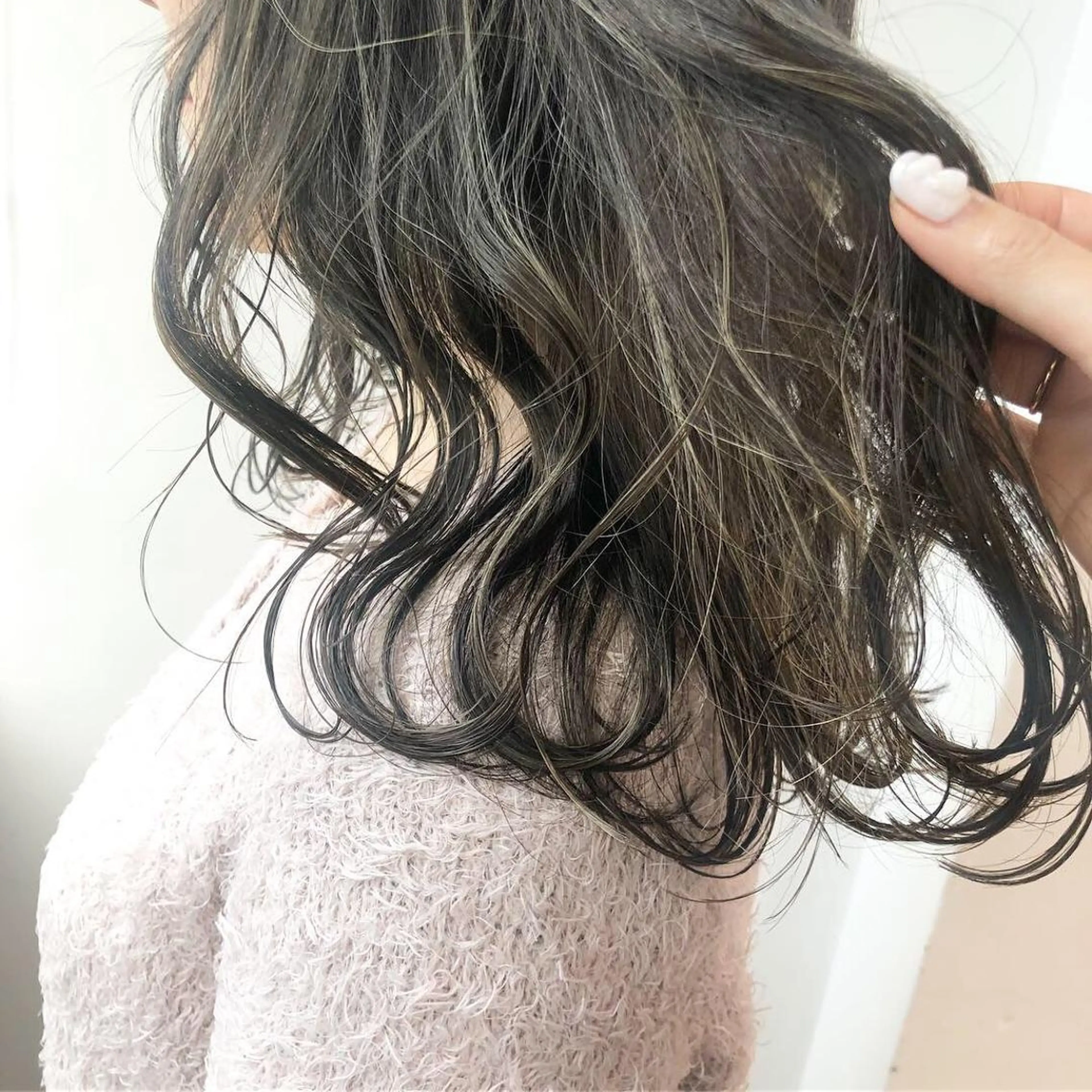 セミロング カラー ショートボブ アッシュ アッシュグレー バレイヤージュ ベージュカラー ヘアカラー トリートメント ヘアセット ❤️sai❤️ official❤️のヘアスタイル