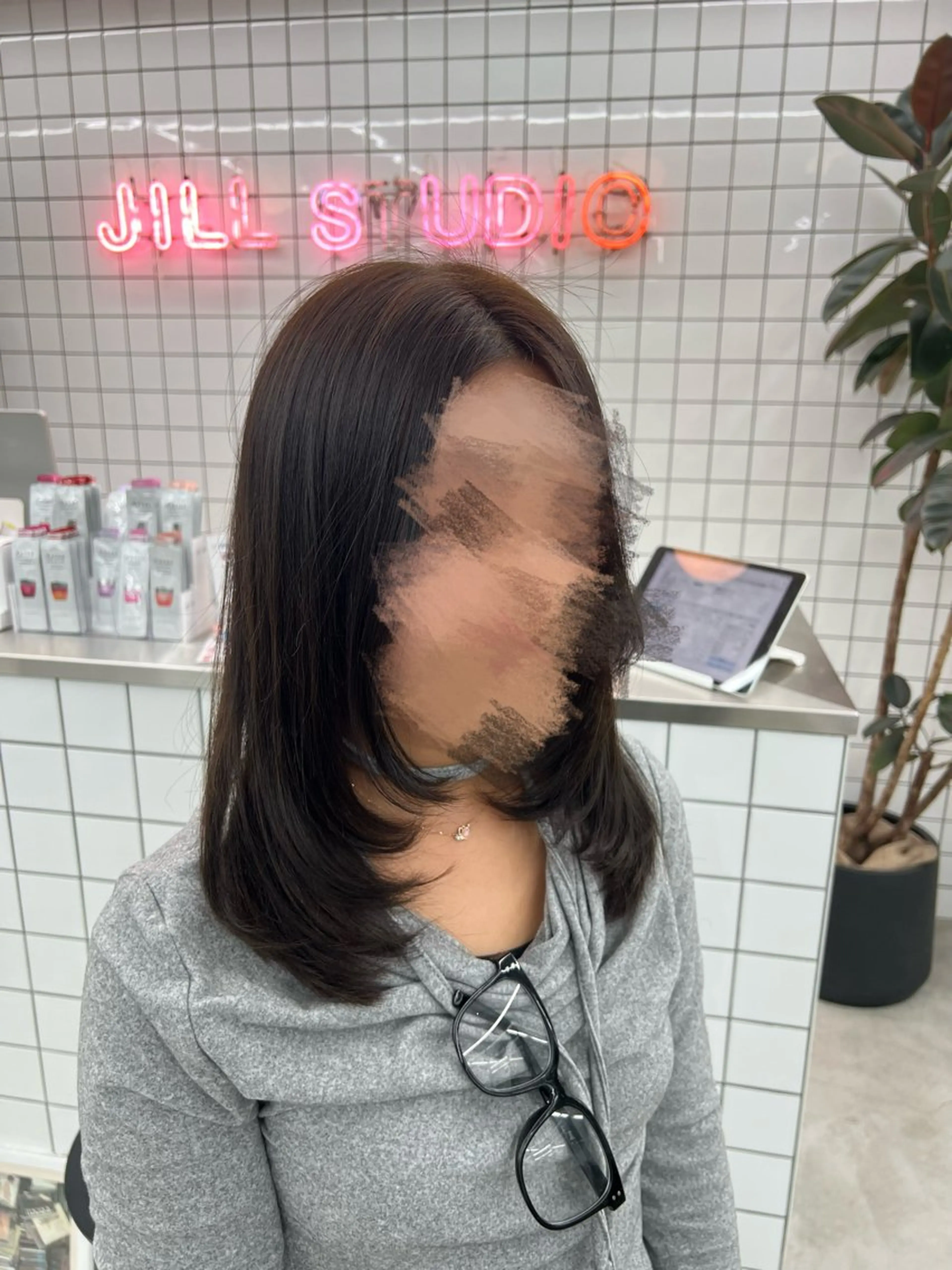 セミロング 顔まわりレイヤー 顔周りカット レイヤーカット 小顔カット カット 🌷︎あすか🌷 JILLSTUDIOのヘアスタイル