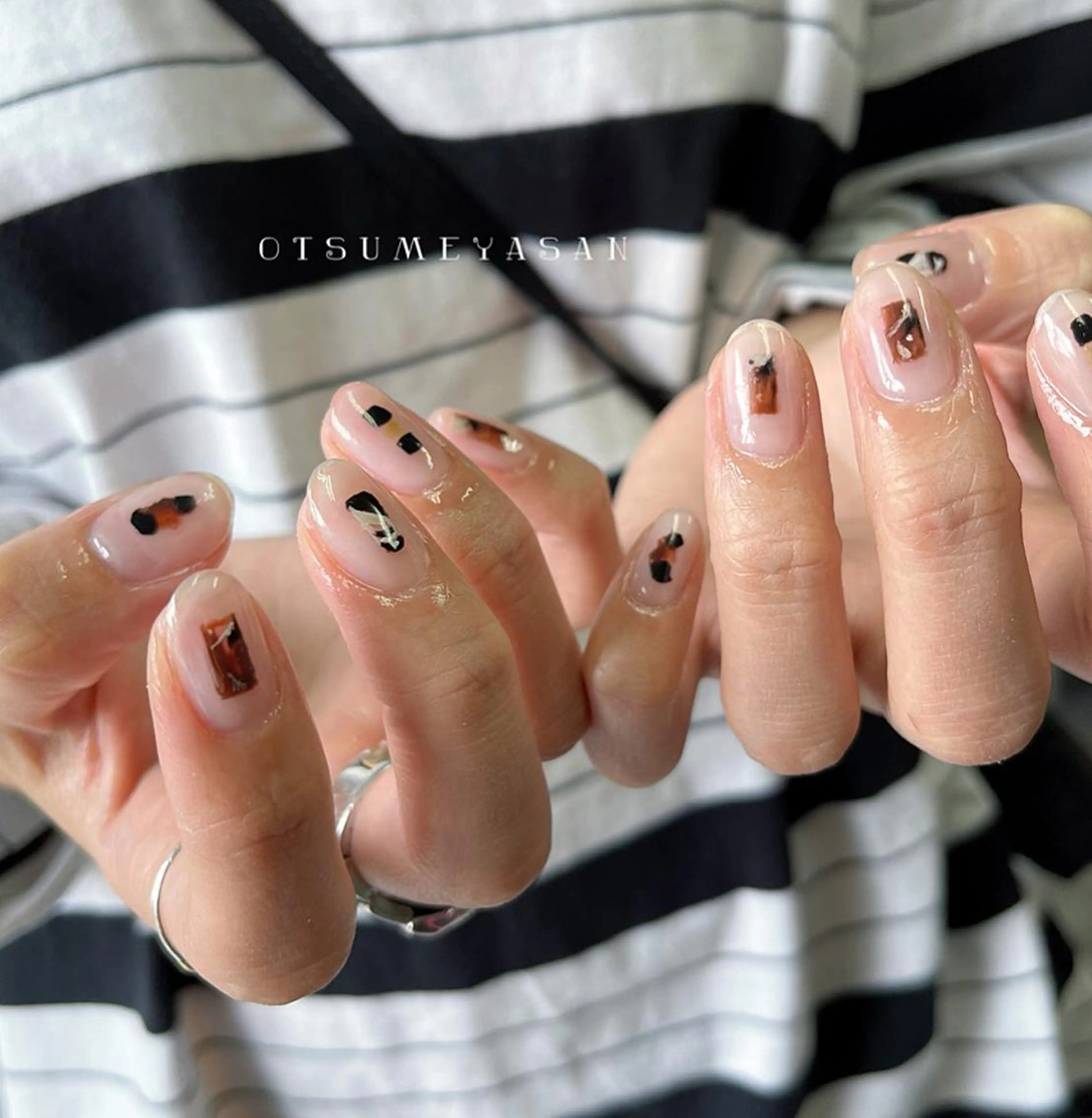 ネイル オーロラネイル べっ甲ネイル ゴールド 韓国ネイル ラメ(グリッター) otsumeyasan所属・わたなべ ちかのネイルデザイン