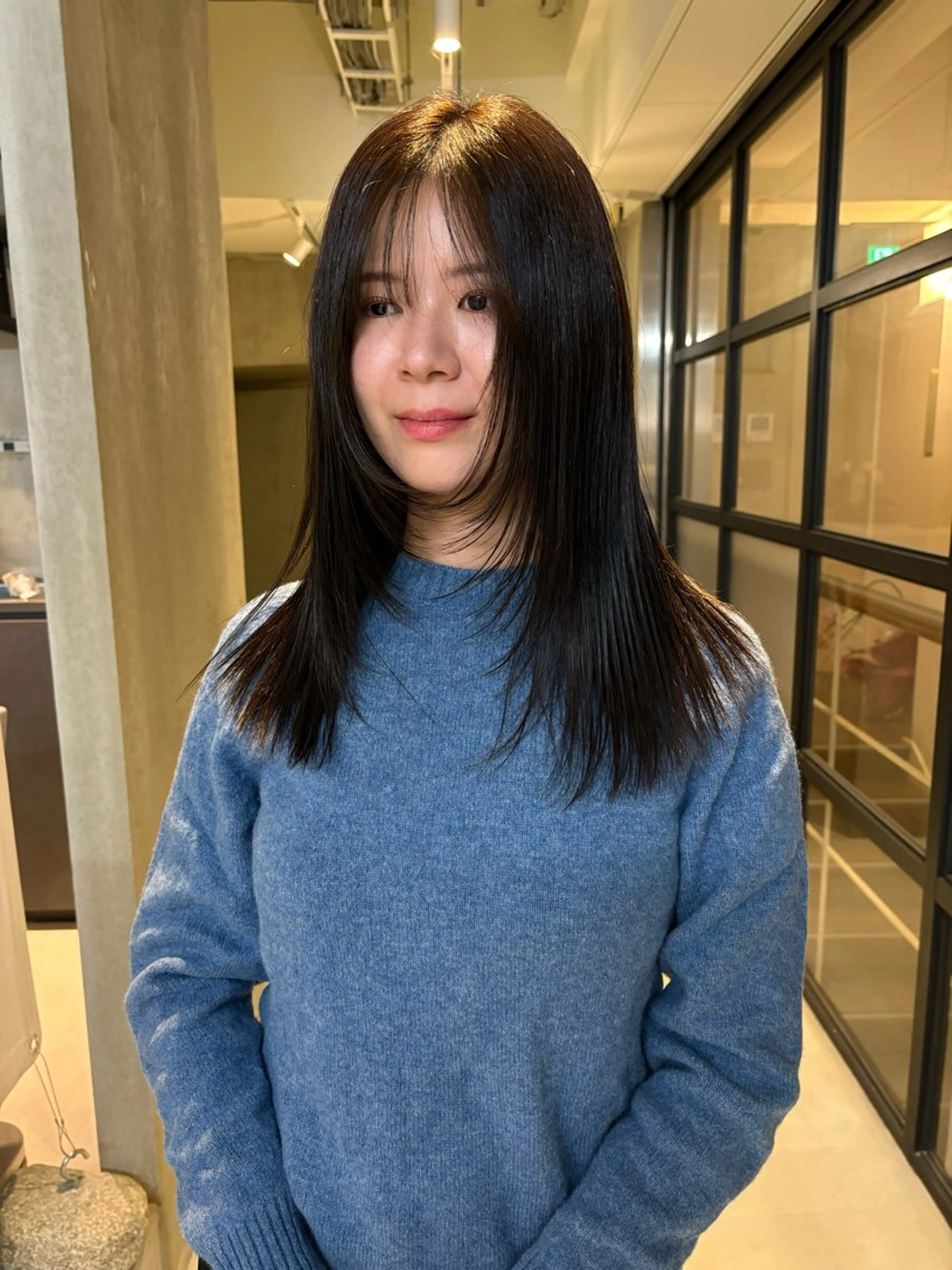 ミディアム カット SLAY所属・マツイ モモノのヘアスタイル