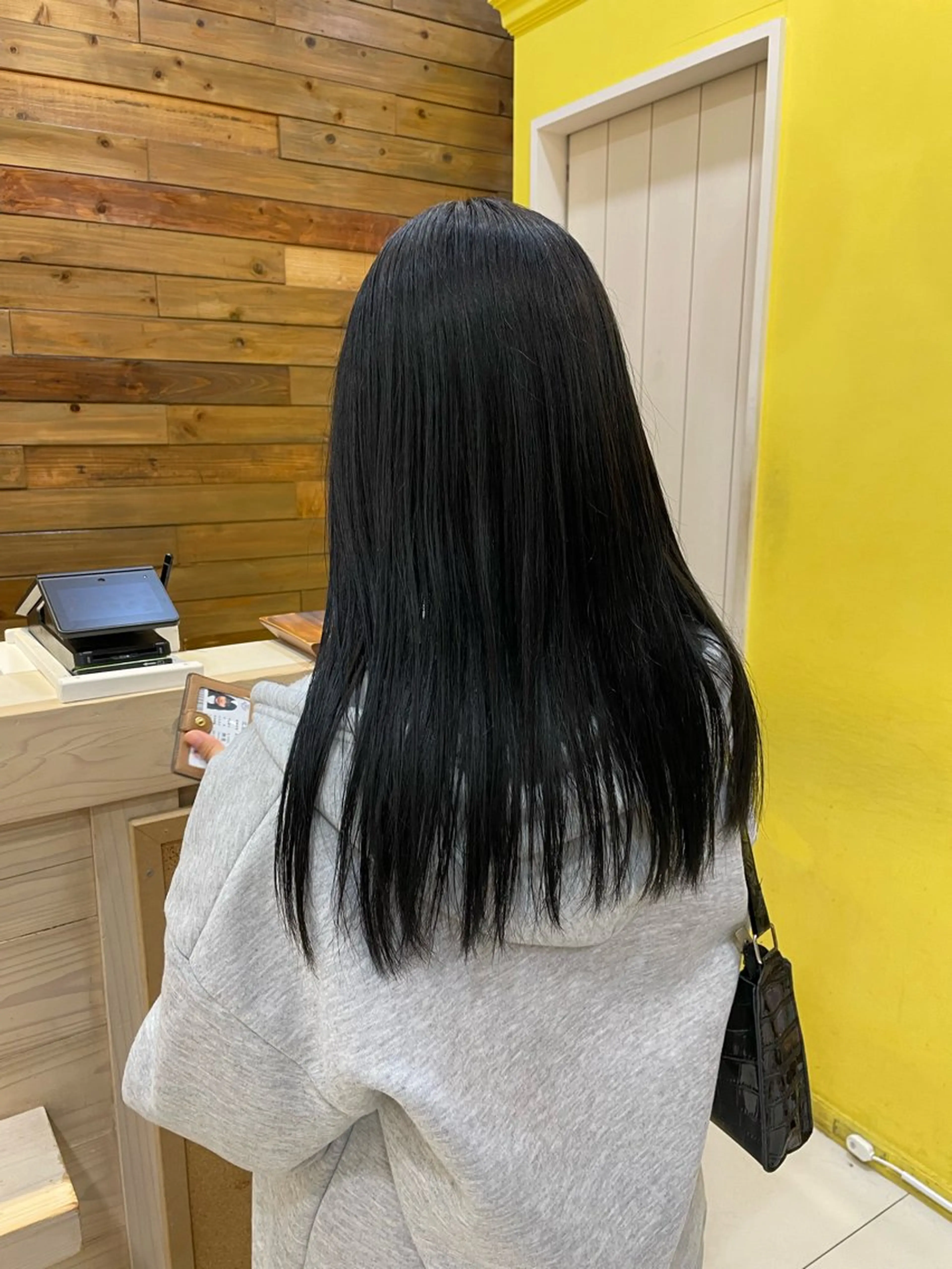 カラー 黒髪 ブルーカラー ブルーブラック 韓国風カラー カット ヘアカラー トリートメント なな /カラー/アレンジのヘアスタイル