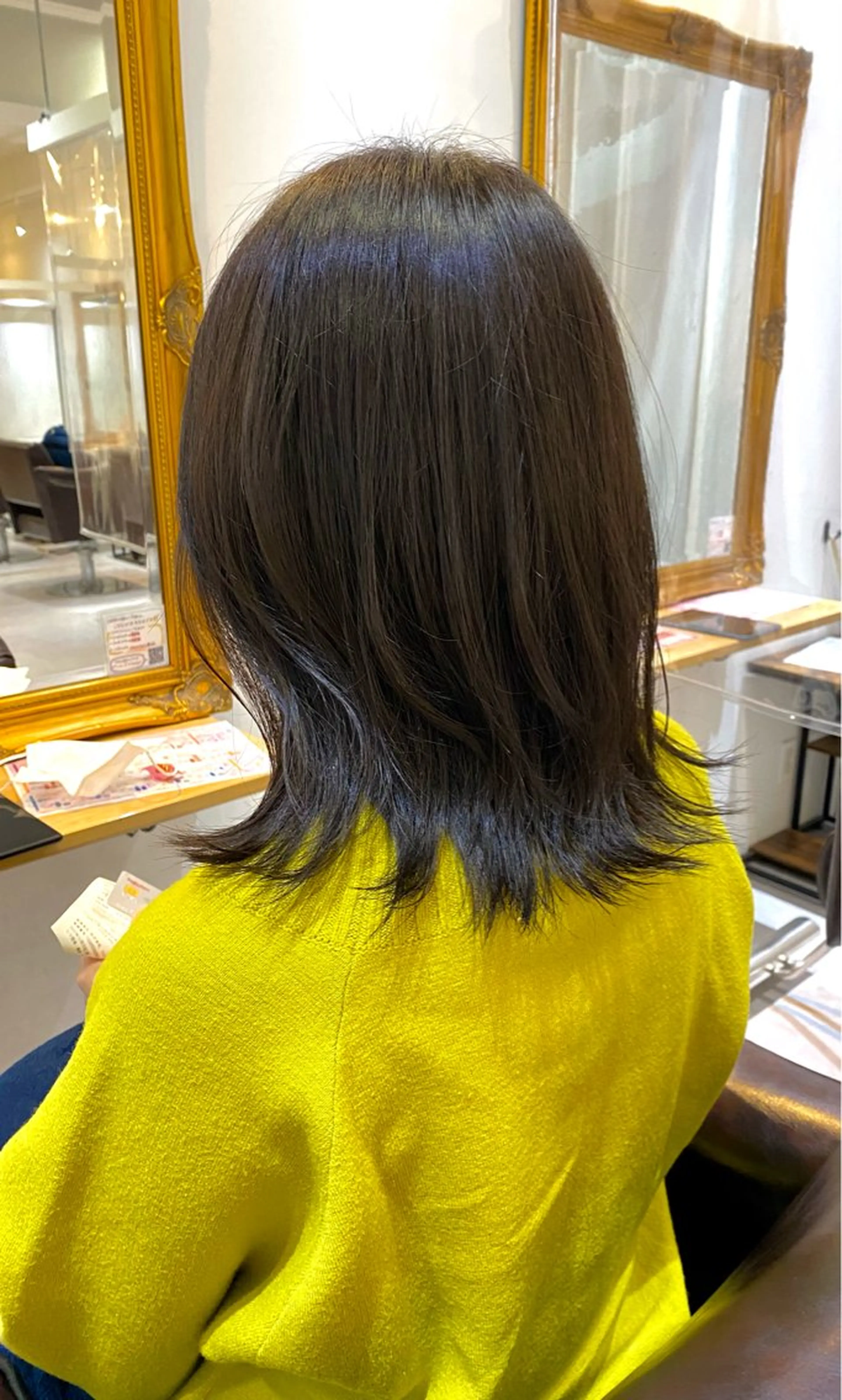 ミディアム カラー レイヤーカット ウルフカット abinto total beauty所属・柴田 大輔のヘアスタイル