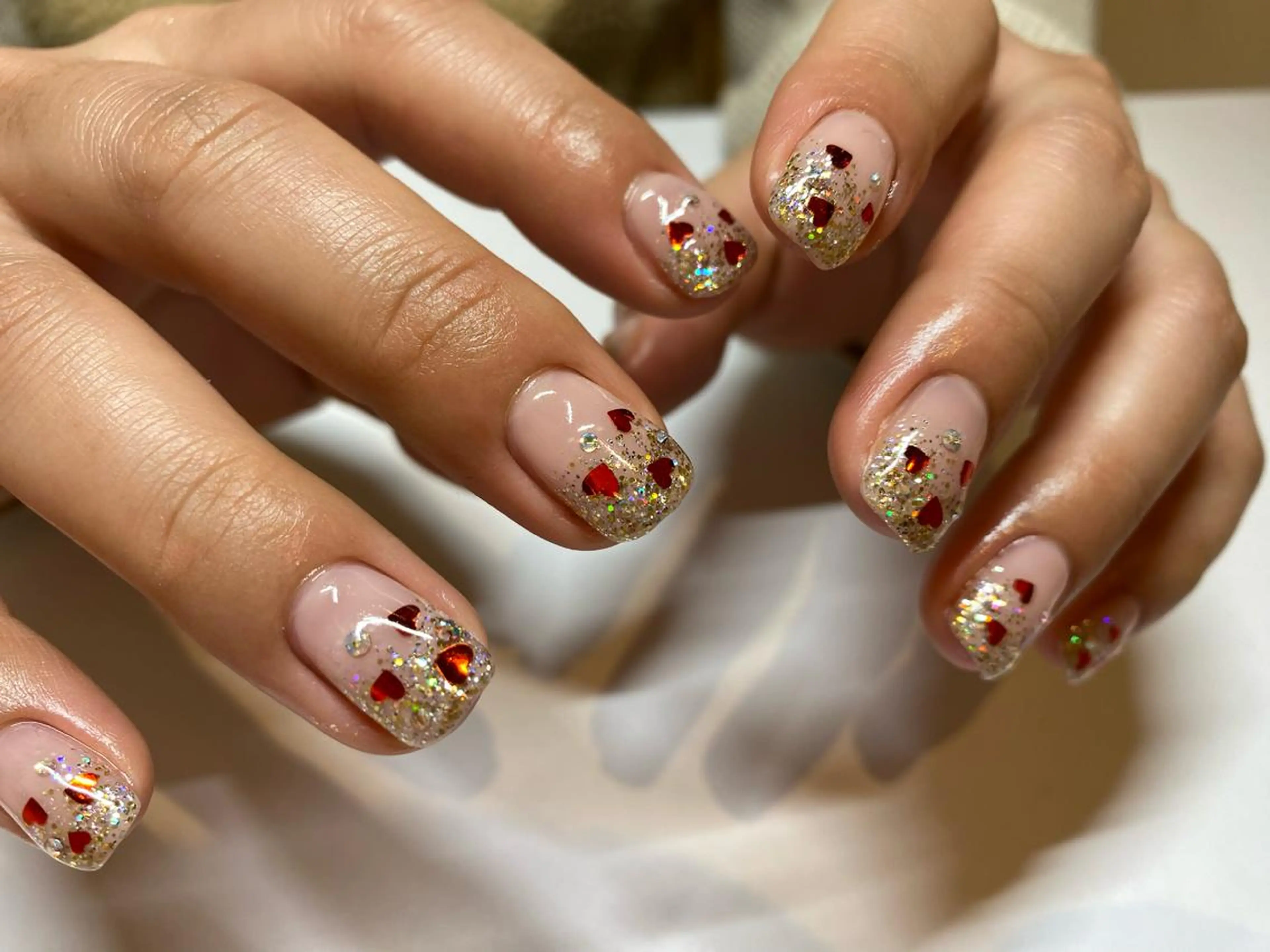 ネイル ハート キラキラネイル ハンドネイル 表参道colore所属・表参道colore店 REICAのネイルデザイン