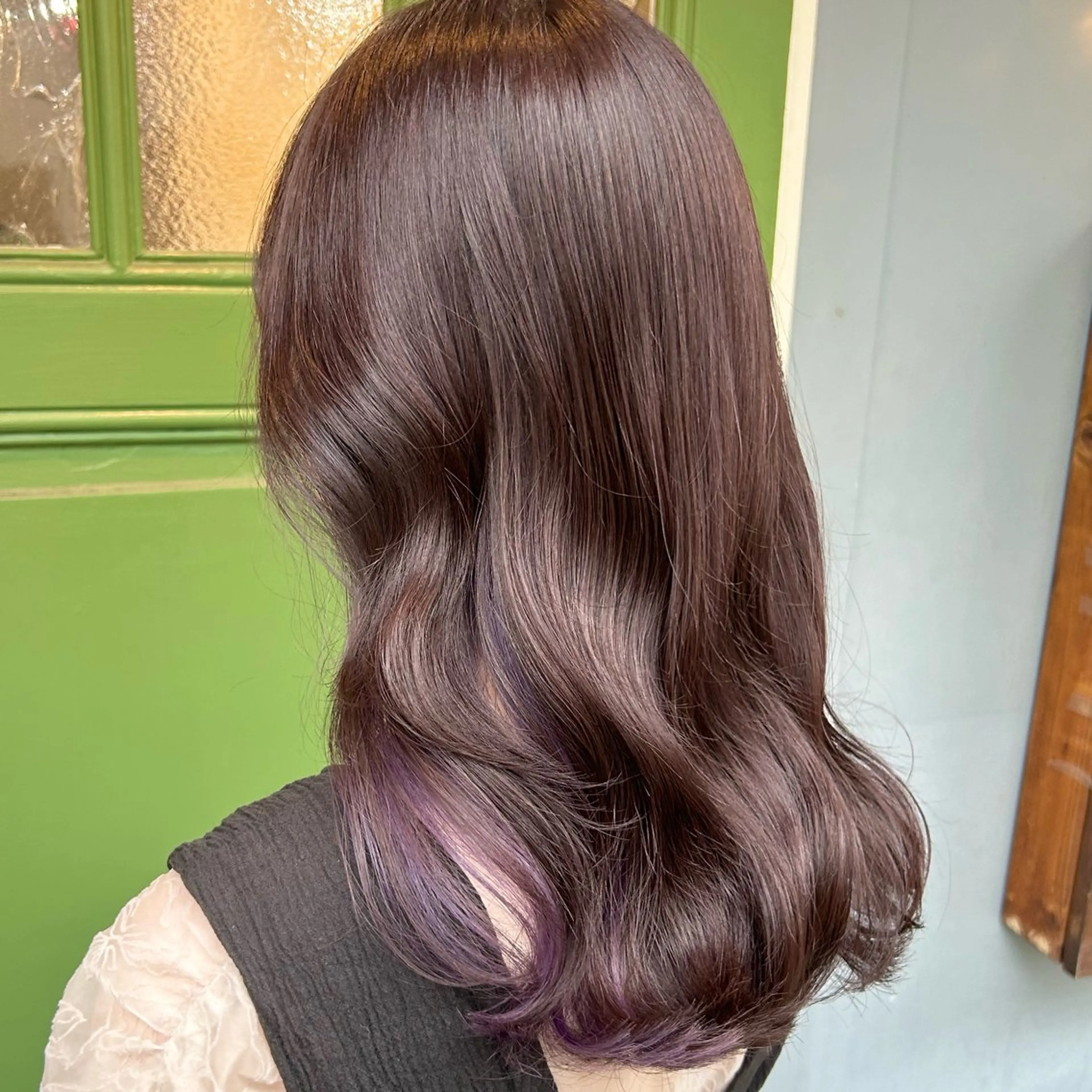 ミディアム カラー ブリーチ ブラウンカラー ラベンダーカラー ラベンダーブラウン パープルカラー カット ヘアカラー トリートメント ヘッドスパ BRITS 渡辺 菜々子のヘアスタイル