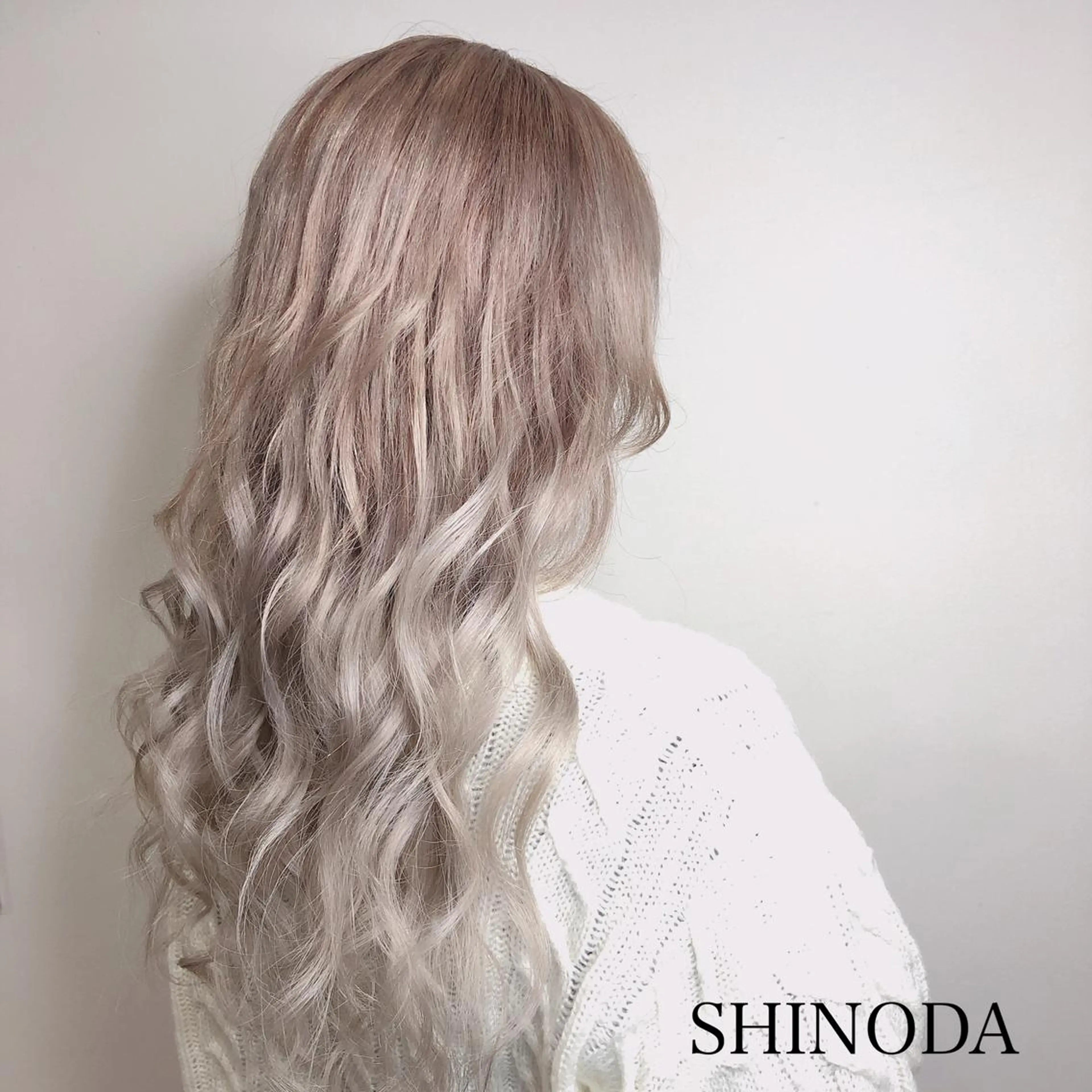 カラー 🦖店長🦖pino #しのだスペシャルのヘアスタイル