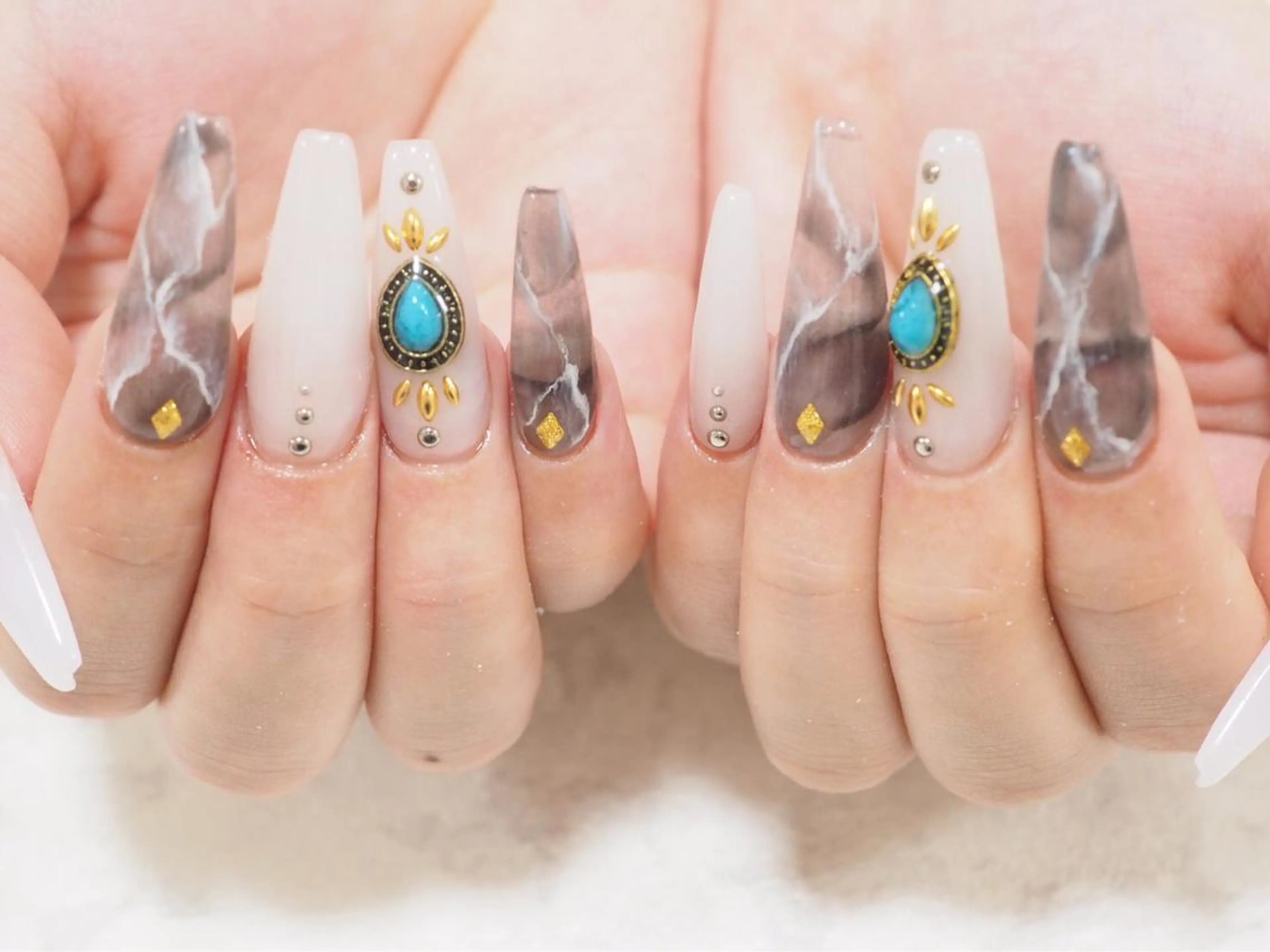 ネイル LoLo nail kのネイルデザイン