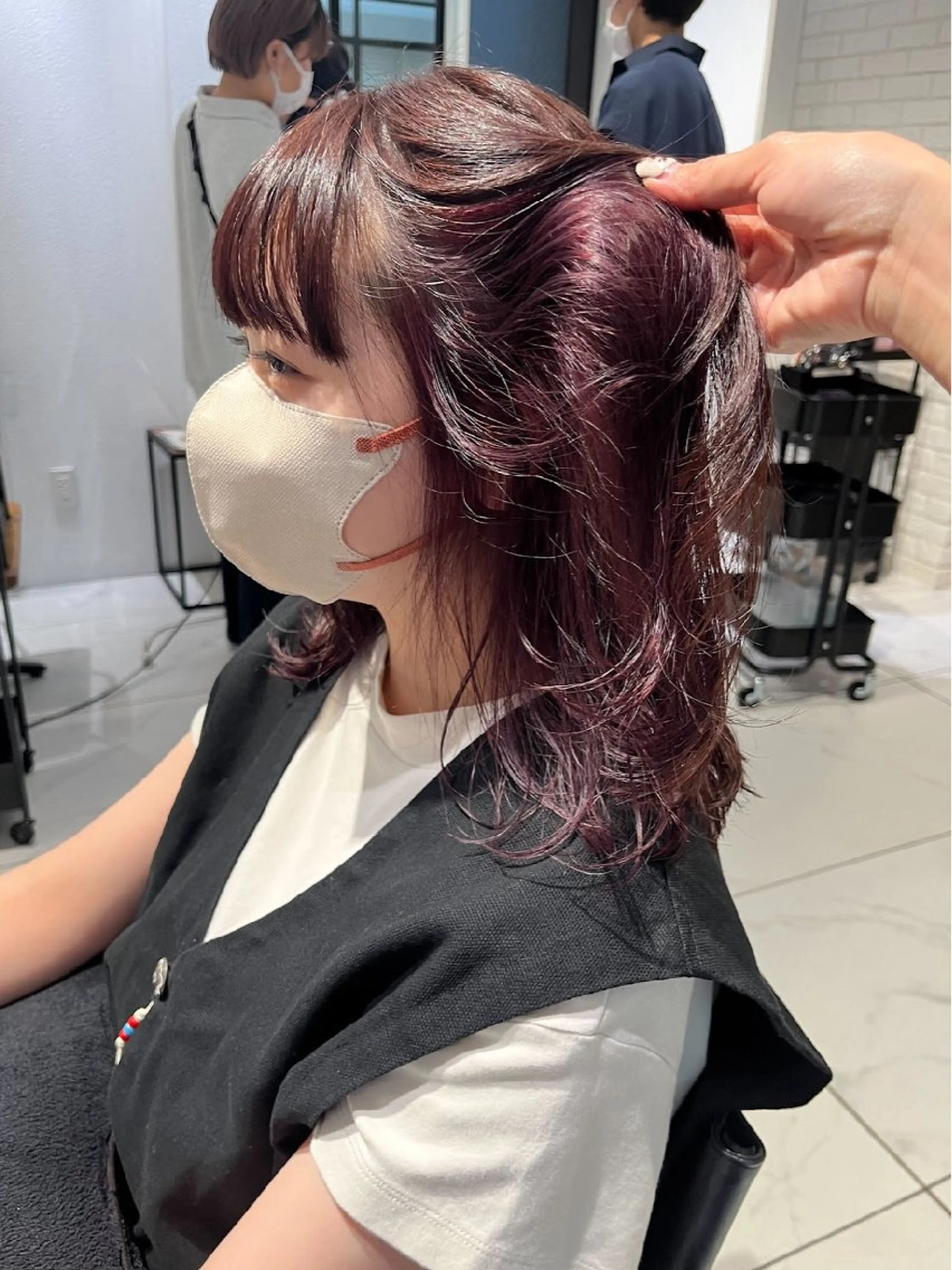 セミロング カラー ブリーチ/ハイトーン ピンク/ベージュ🎟のヘアスタイル