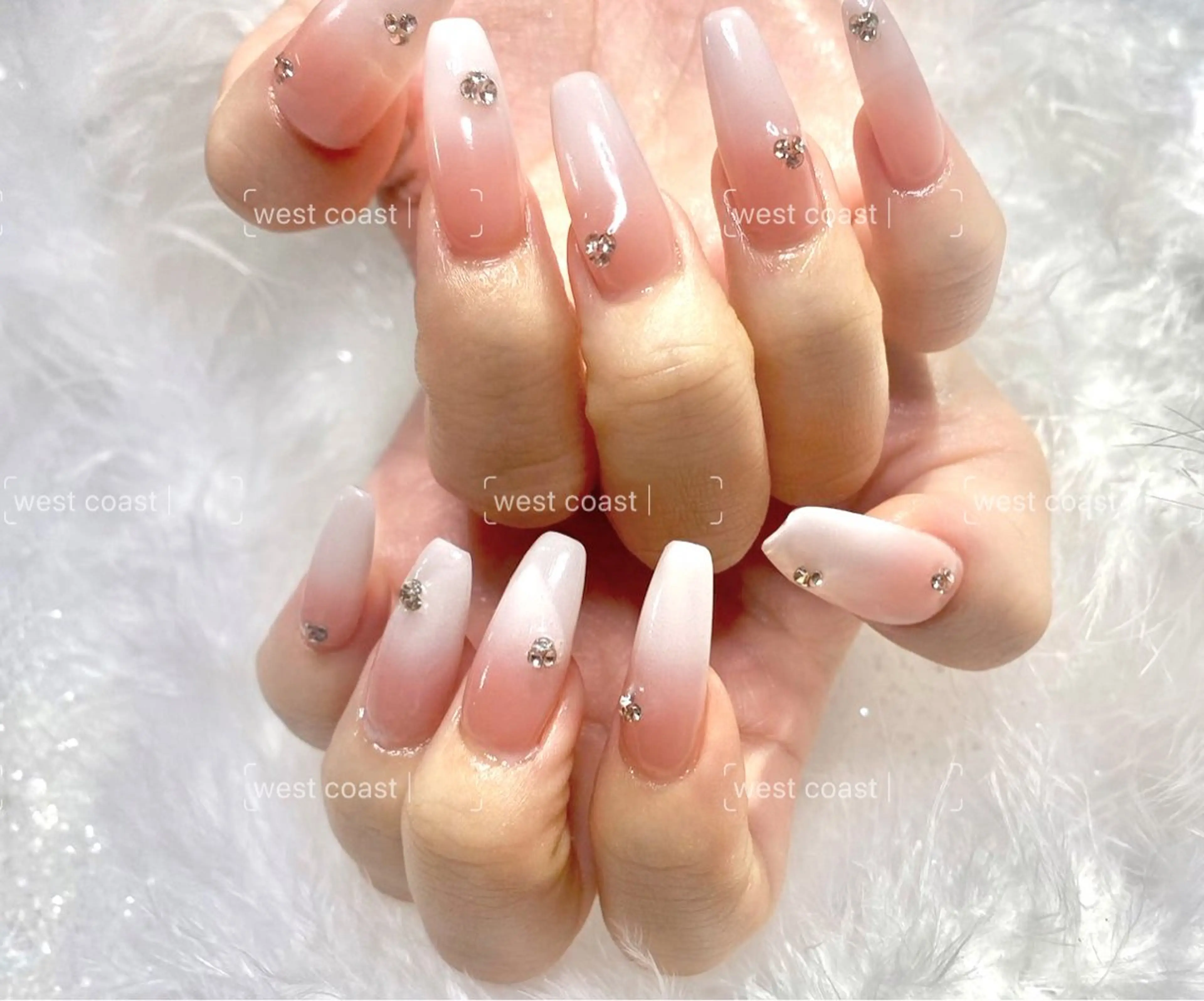 ネイル 長さ出し ハンドネイル リボン、ガーリー パーツ放題専門店のネイルデザイン