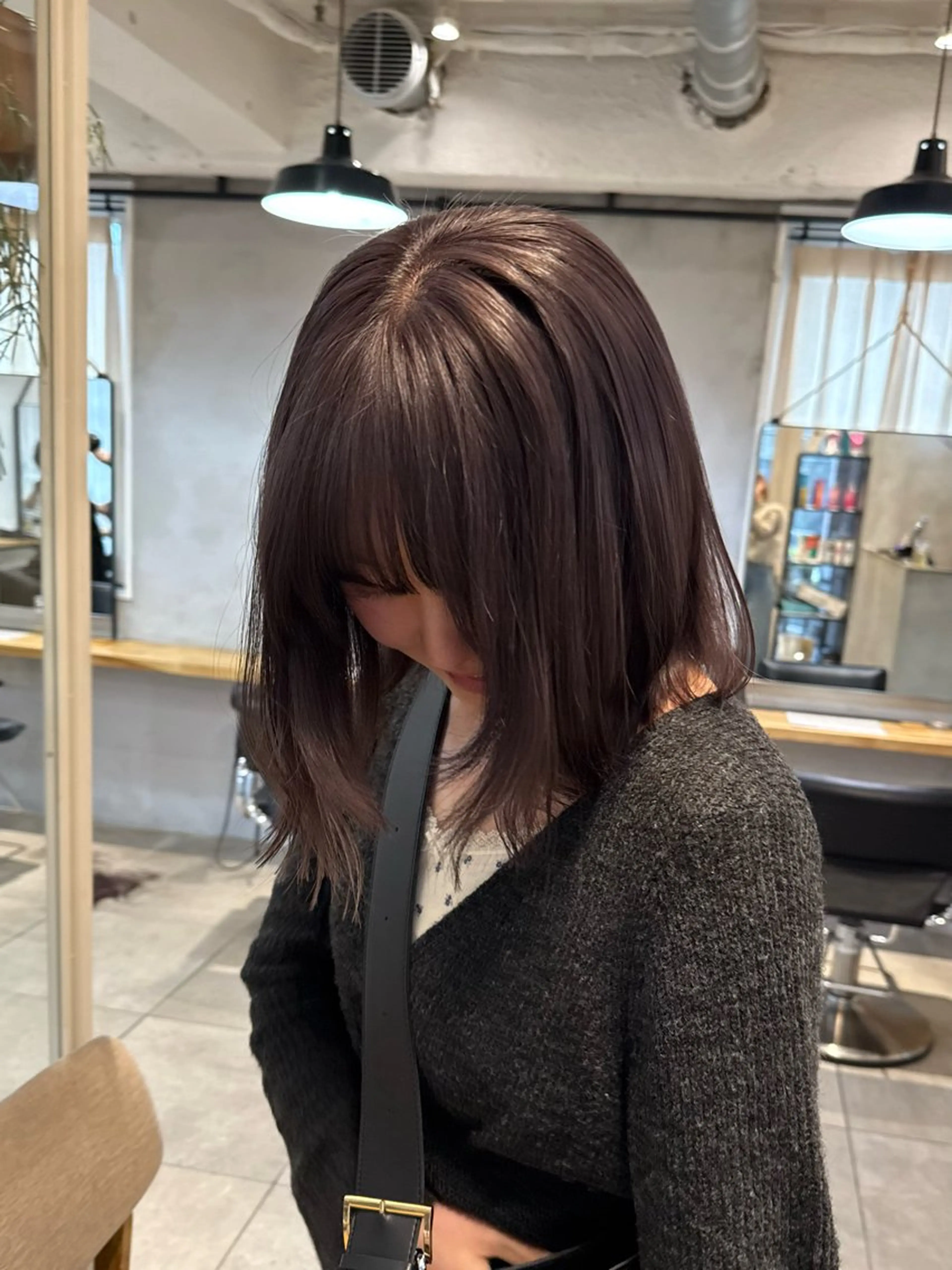 ミディアム カラー ミルクティー× グレージュMOMOのヘアスタイル