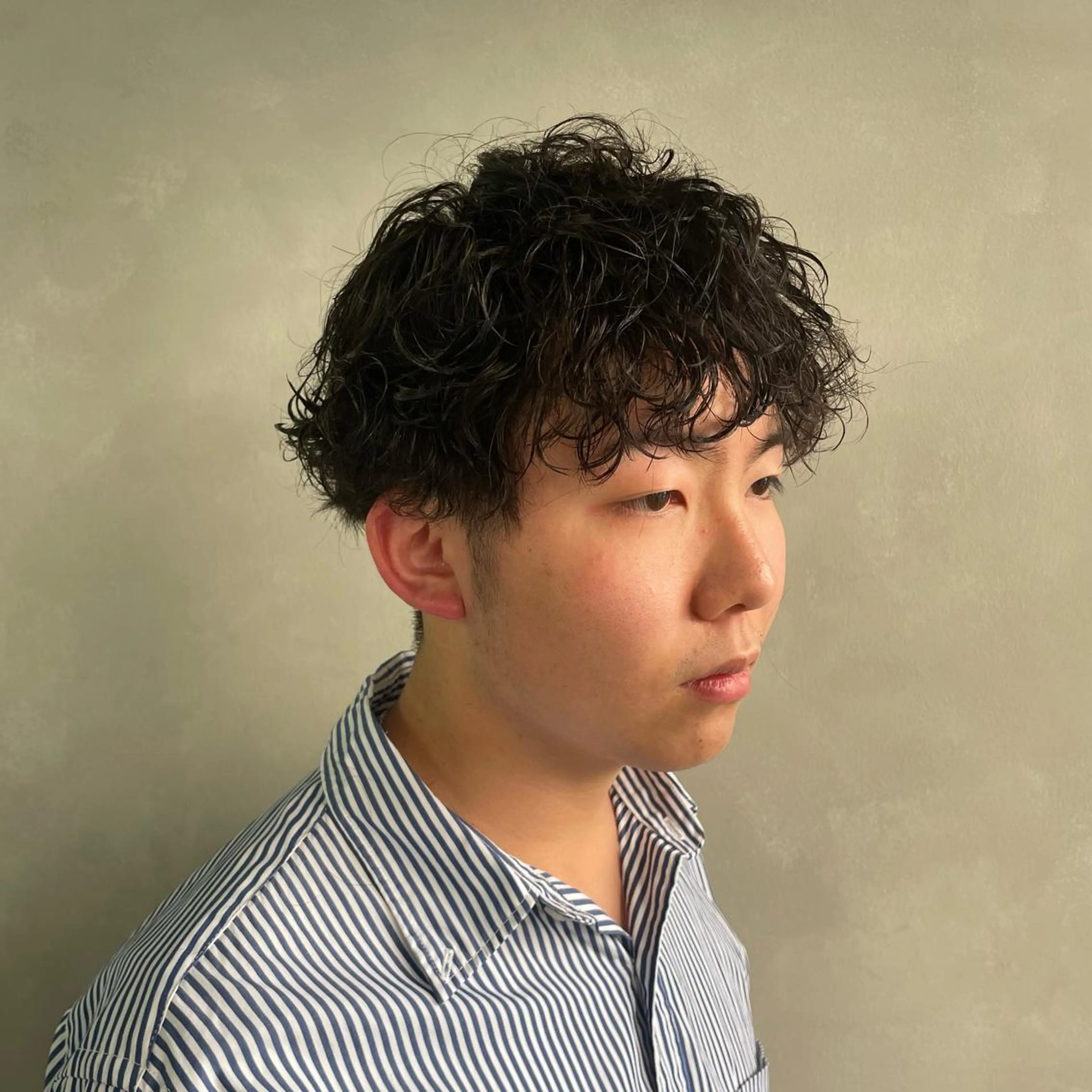 ショート パーマ ヘアアレンジ メンズ ダウンパーマ メンズパーマ プードルパーマ スペインカール 波巻きパーマ 艶髪/髪質改善/ 縮毛矯正⭐️熊野未来のヘアスタイル