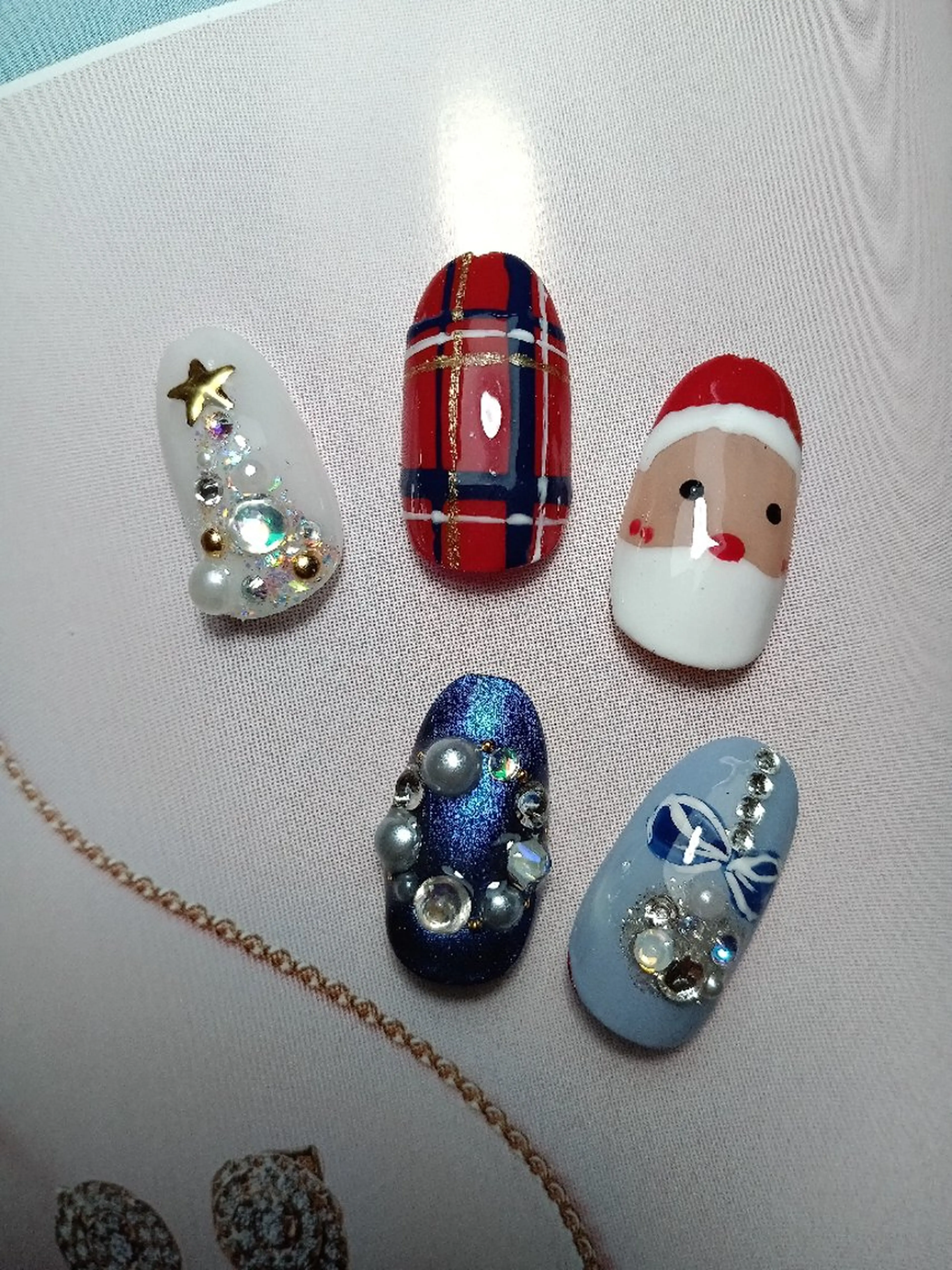 ネイル アートネイル ラメ(グリッター) ラメグラデーション ワンカラーネイル 冬ネイル Wisteria Nail_Yukieのネイルデザイン