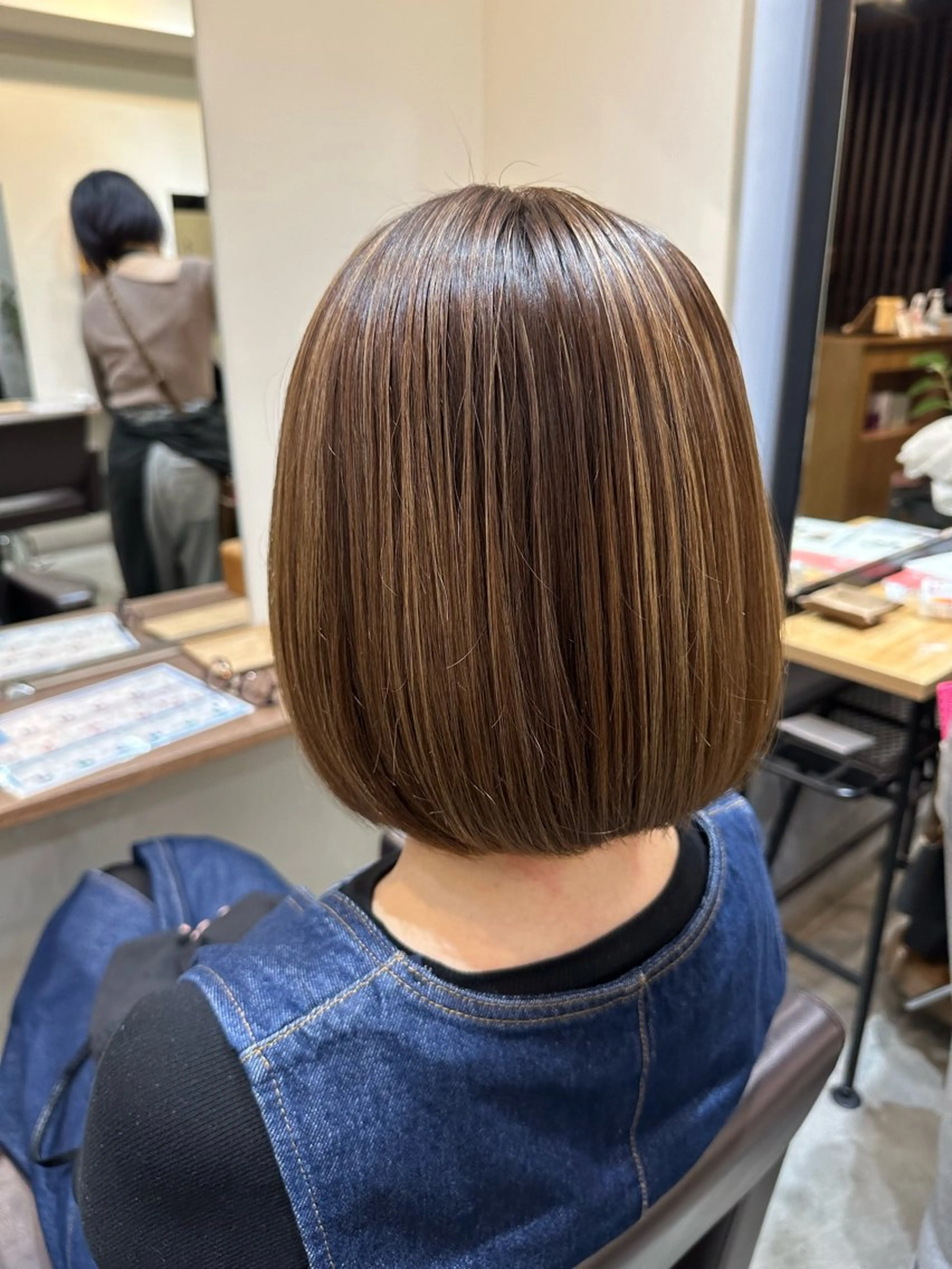 ショート カラー ベージュカラー ハイライトカラー ボブ ハイライト 小顔カット カット ヘアカラー トリートメント ヘッドスパ 巻けるケア縮毛矯正✨ ケアカラー✨山下のヘアスタイル