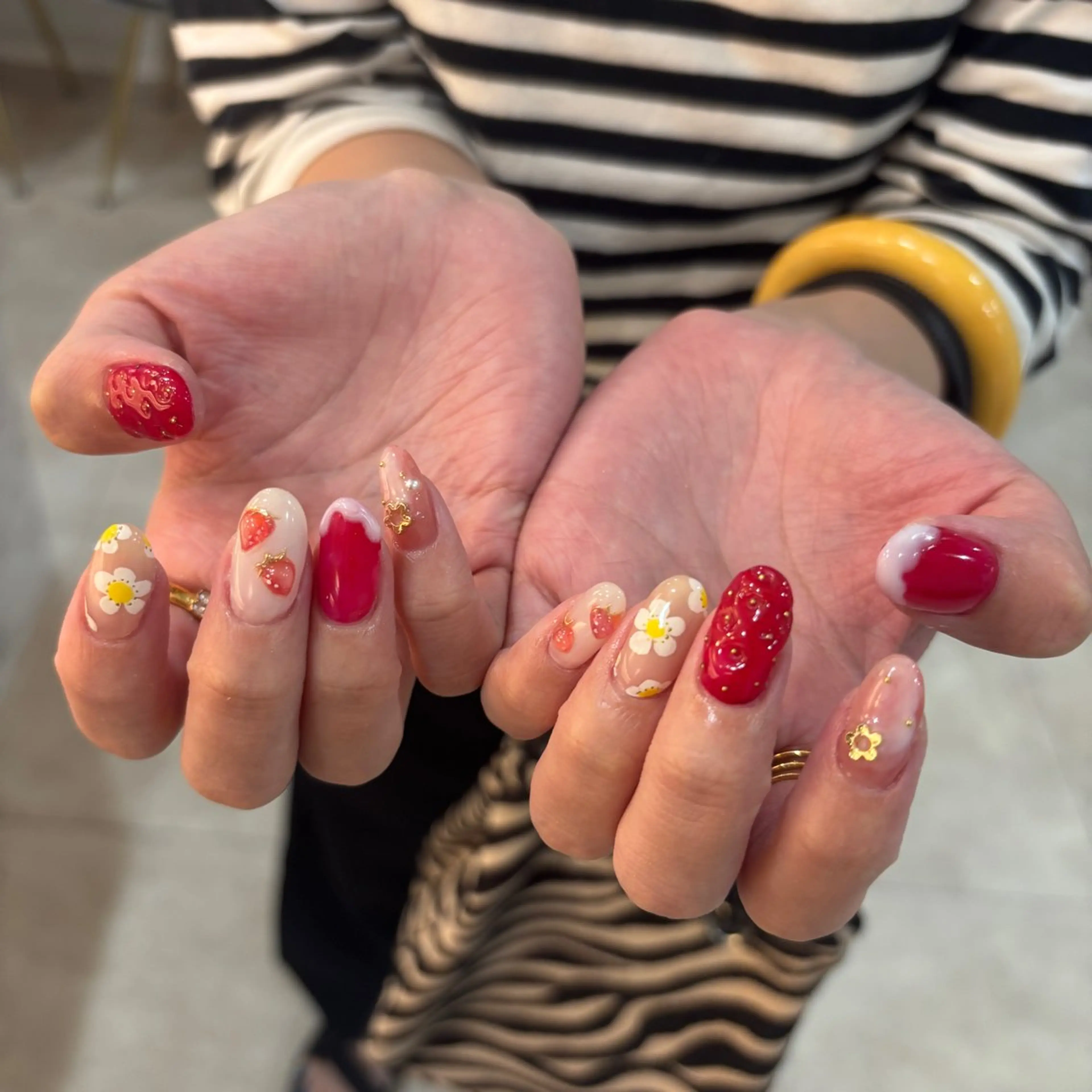 ネイル ハンドネイル フットネイル 栗田 ゆう子のネイルデザイン
