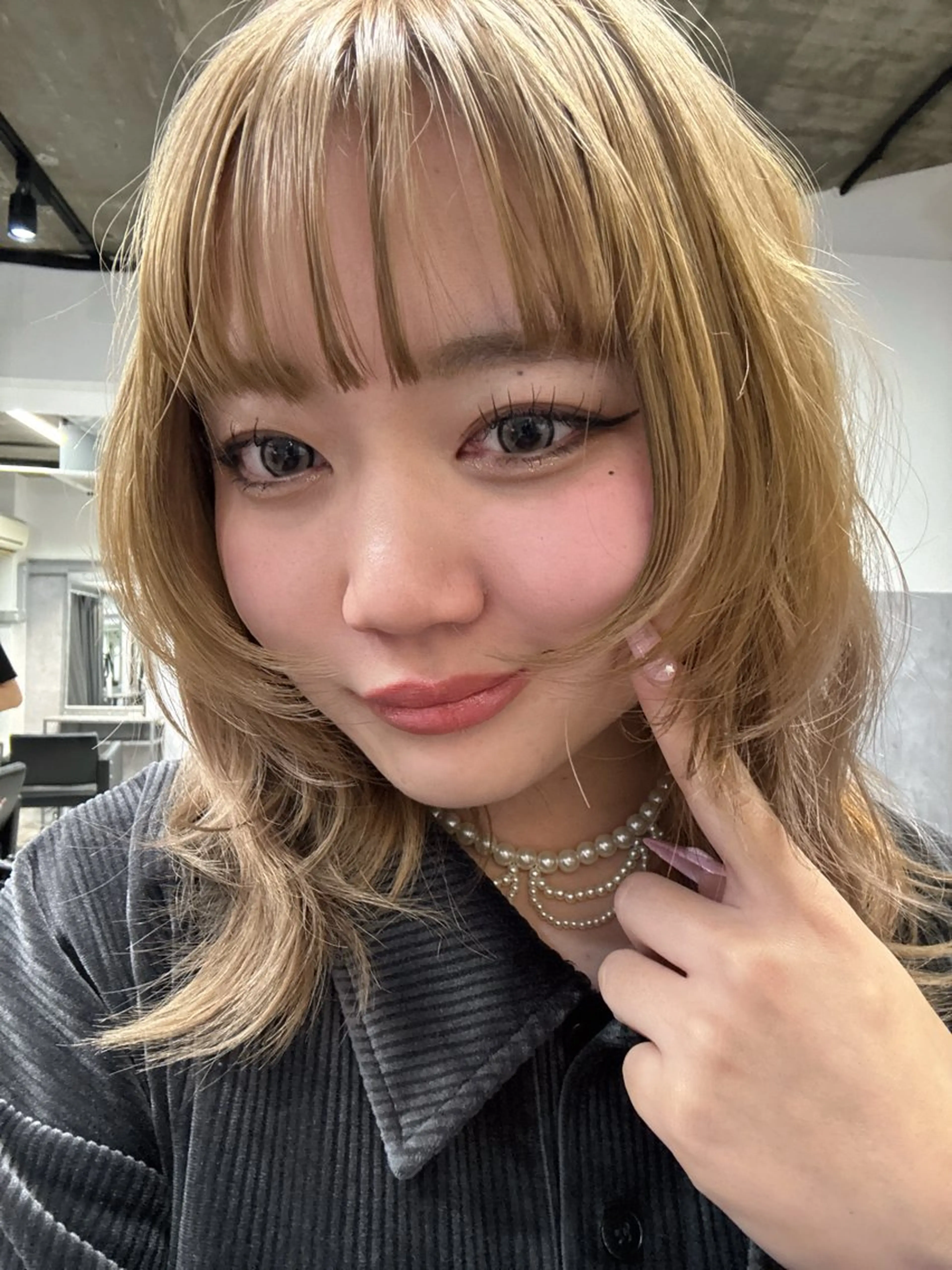 ミディアム カラー 黒髪 ブリーチ 透明感カラー 顔周りカット レイヤーカット ヘアカラー 透明感/レイヤー 🇰🇷tomonaのヘアスタイル