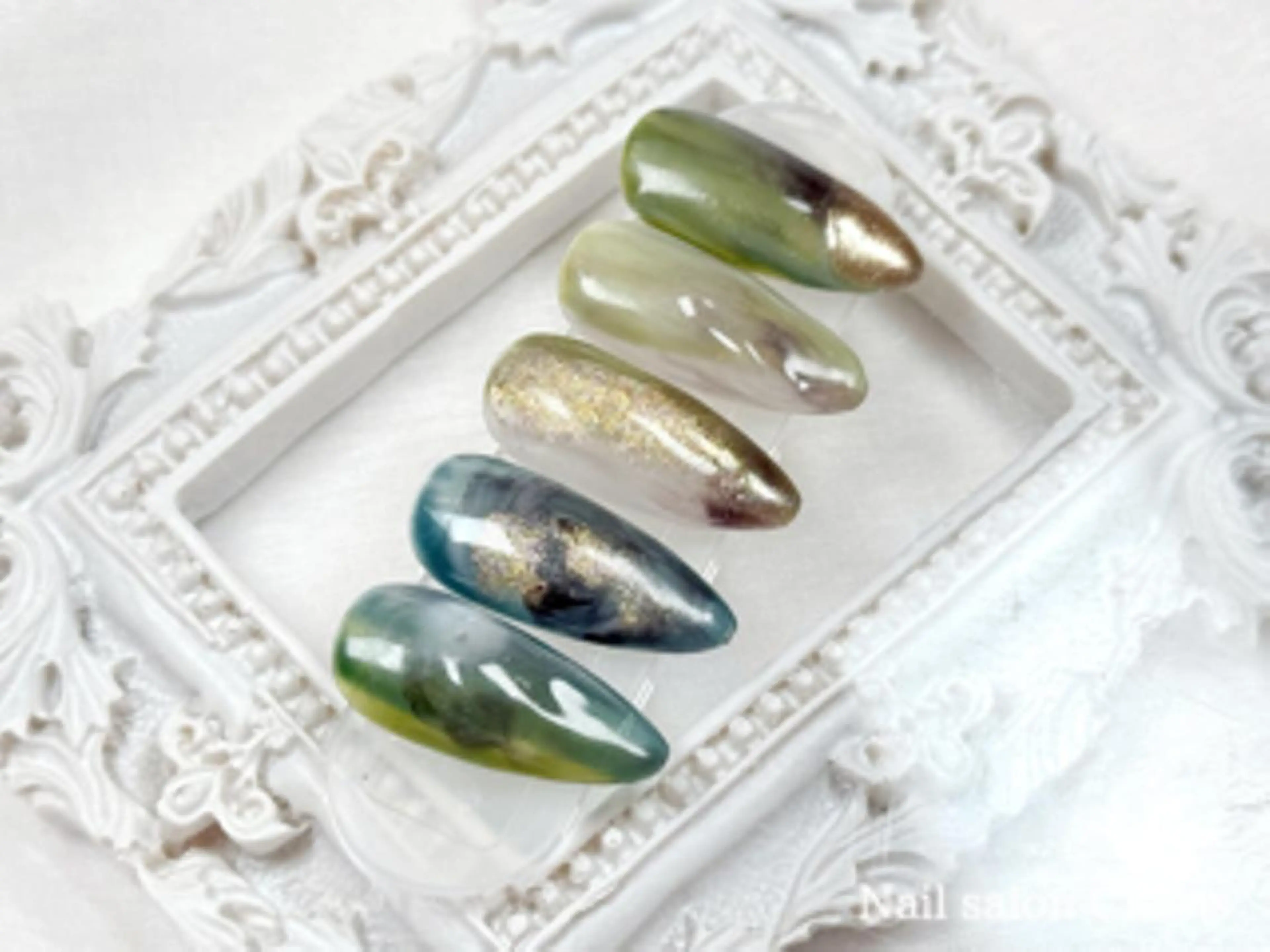 ネイル Nailsalon Charis.yuのネイルデザイン